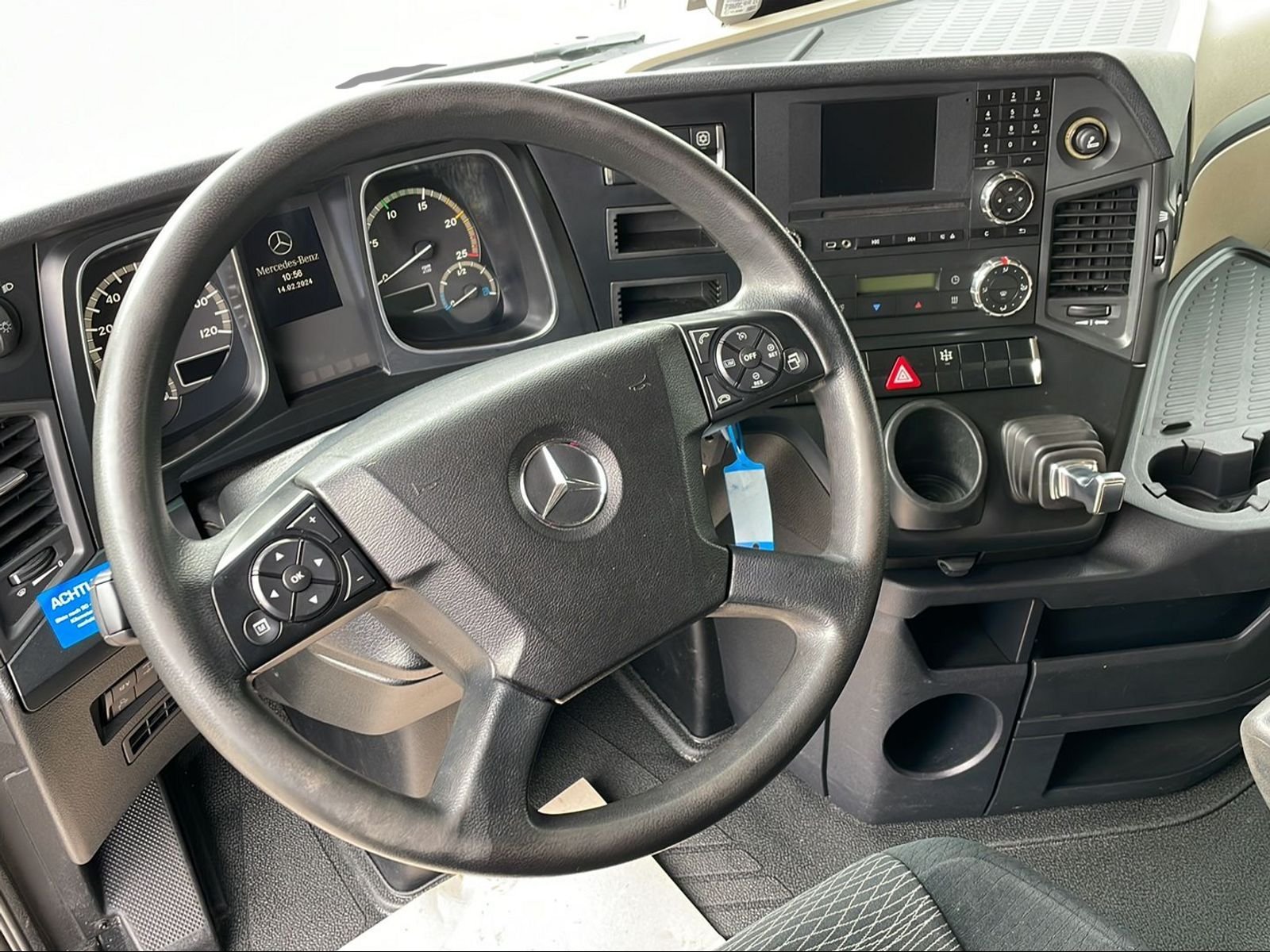 Actros 1845 LS 4x2 Streamspace+Retarder+Xenon Bild 9