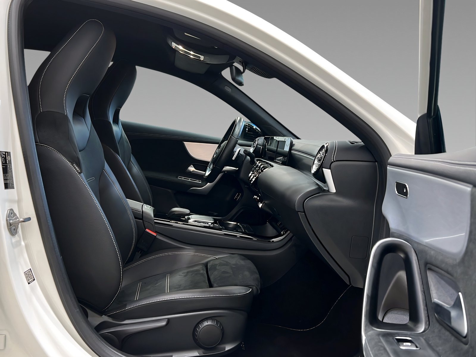 A 250 e AMG+LED+NIGHT+Kamera+Ambiente+CarPlay Bild 12