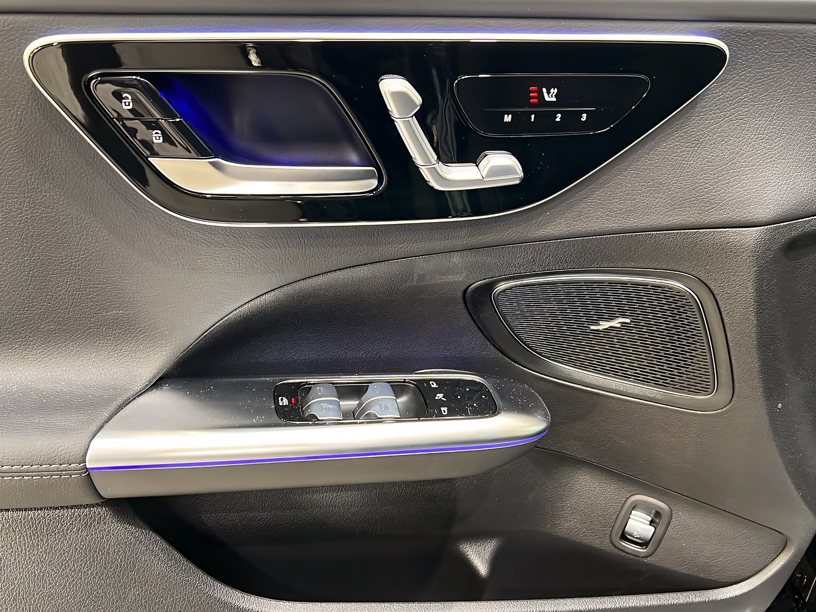 C 200 AMG+LED+NIGHT+Pano+Ambi+Memo+TotW+360° Bild 13