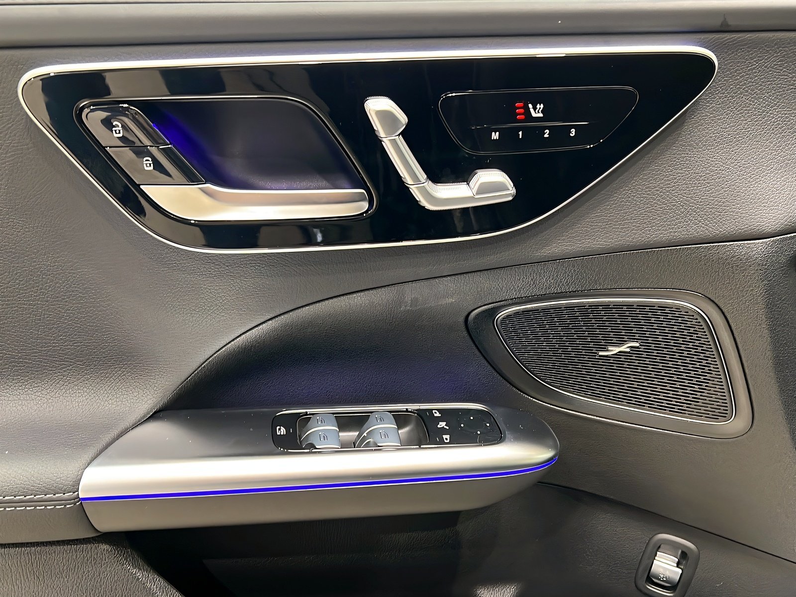 C 200 d AMG+LED+NIGHT+Pano+Memo+Ambi+TotW+360° Bild 13