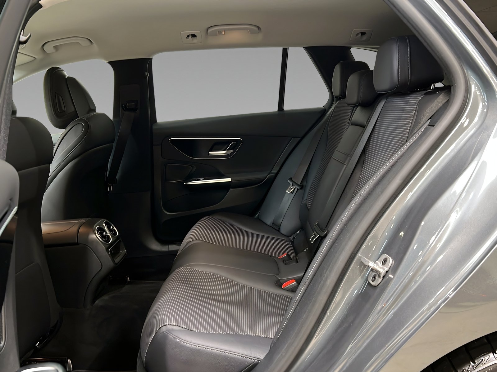 C 220 d 4M T-Modell AVANTGARDE+LED+Kame+Ambi+AHK Bild 10