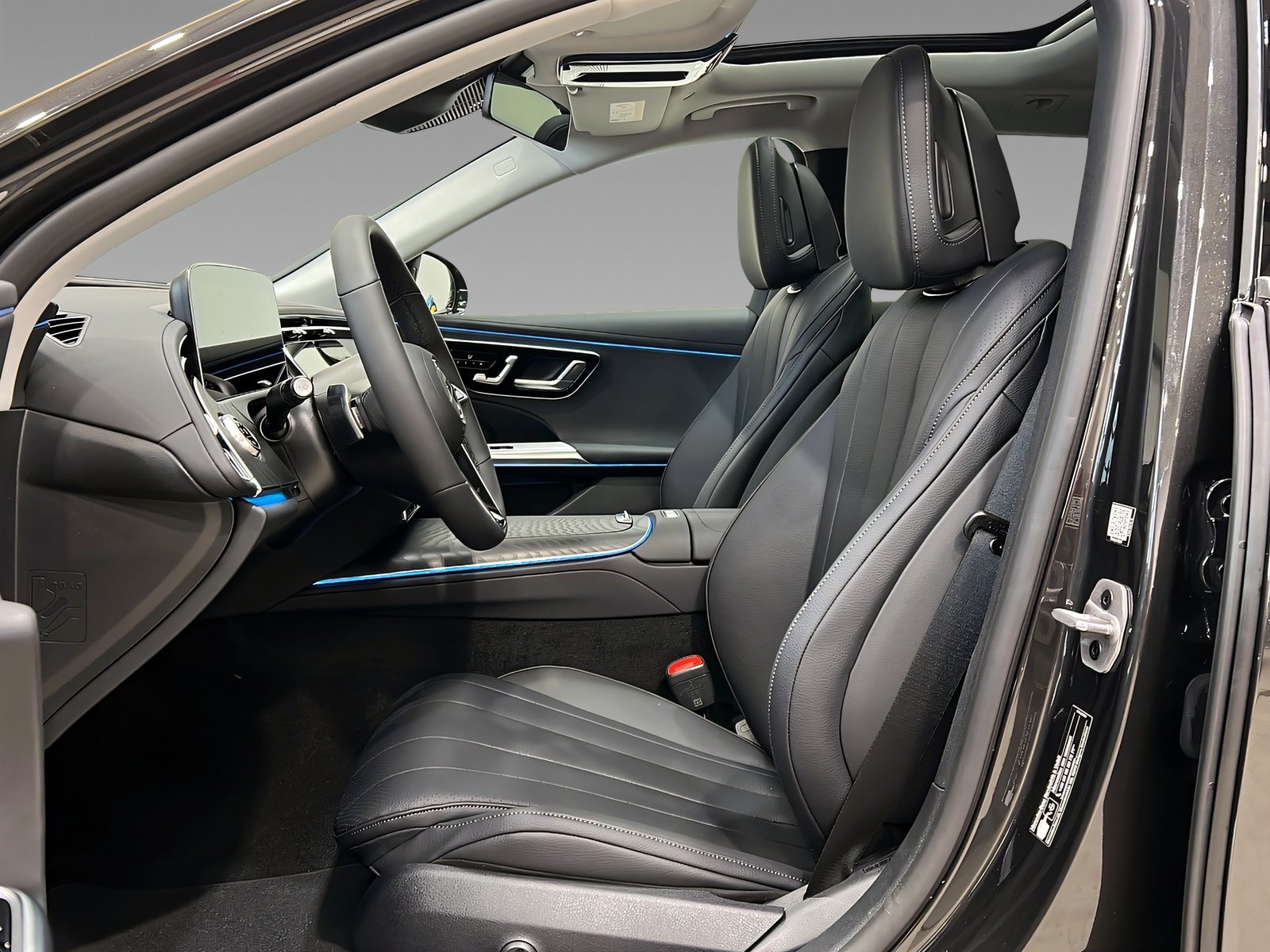 E 220 d T AVANTGARDE+DIGITAL+DISTR+Pano+LrHz+360 Bild 8