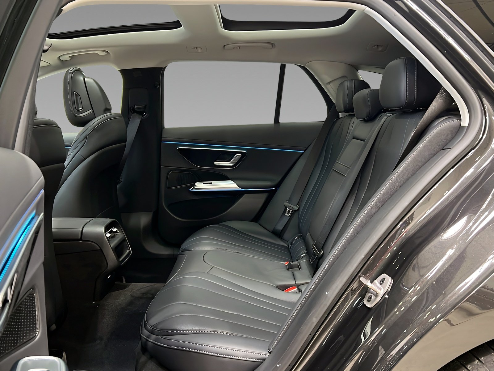 E 220 d T AVANTGARDE+DIGITAL+DISTR+Pano+LrHz+360 Bild 9