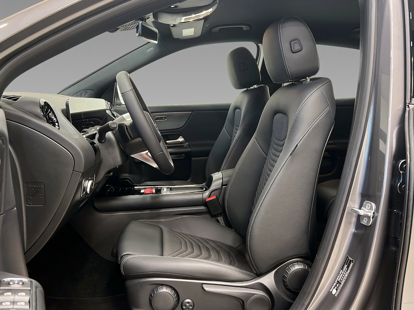 GLA 200 MBUX+LED+PARKTRONIC+Kamera+SHz+AHK Bild 9