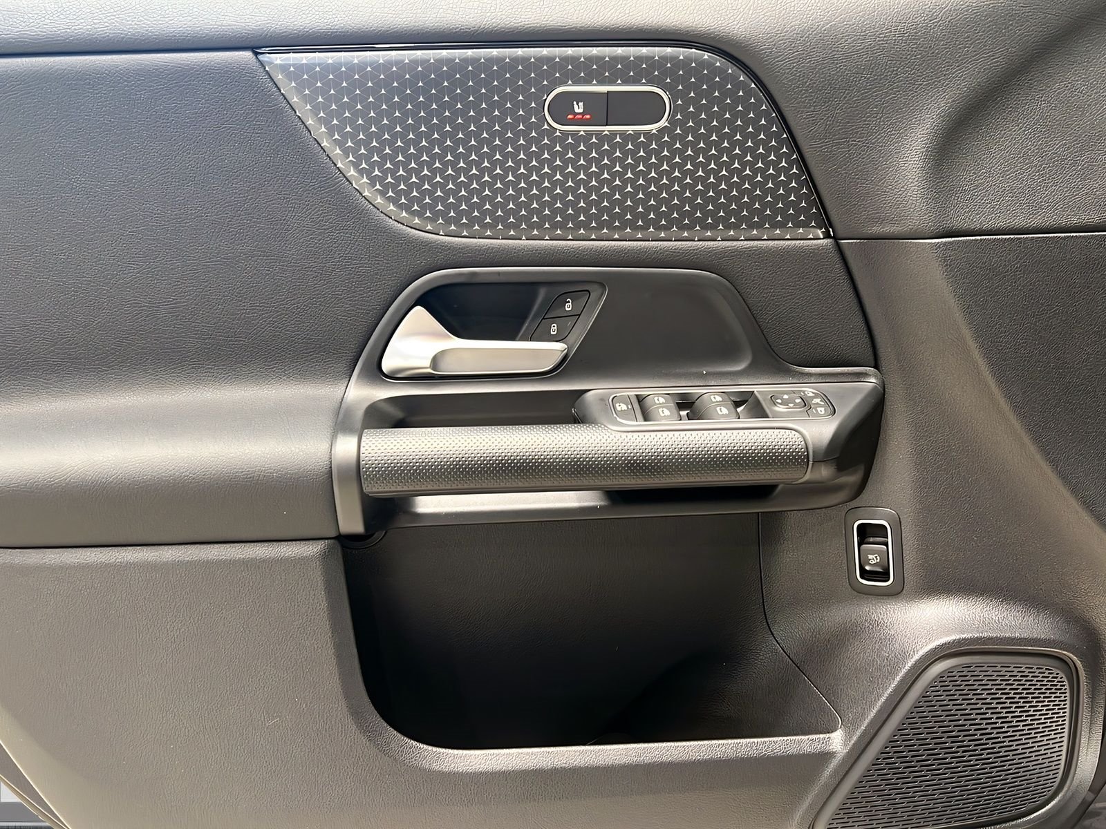 GLA 200 MBUX+LED+PARKTRONIC+Kamera+SHz+AHK Bild 13