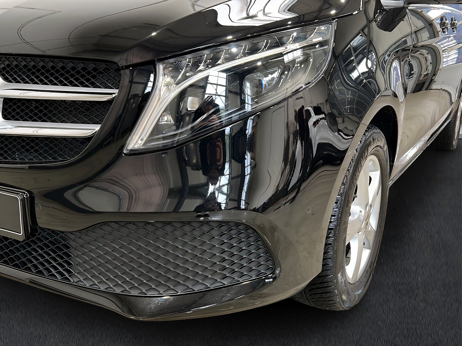 V 300 d 4M Extral. AVANTGARDE+DISTR+TotW+AHK+360 Bild 3