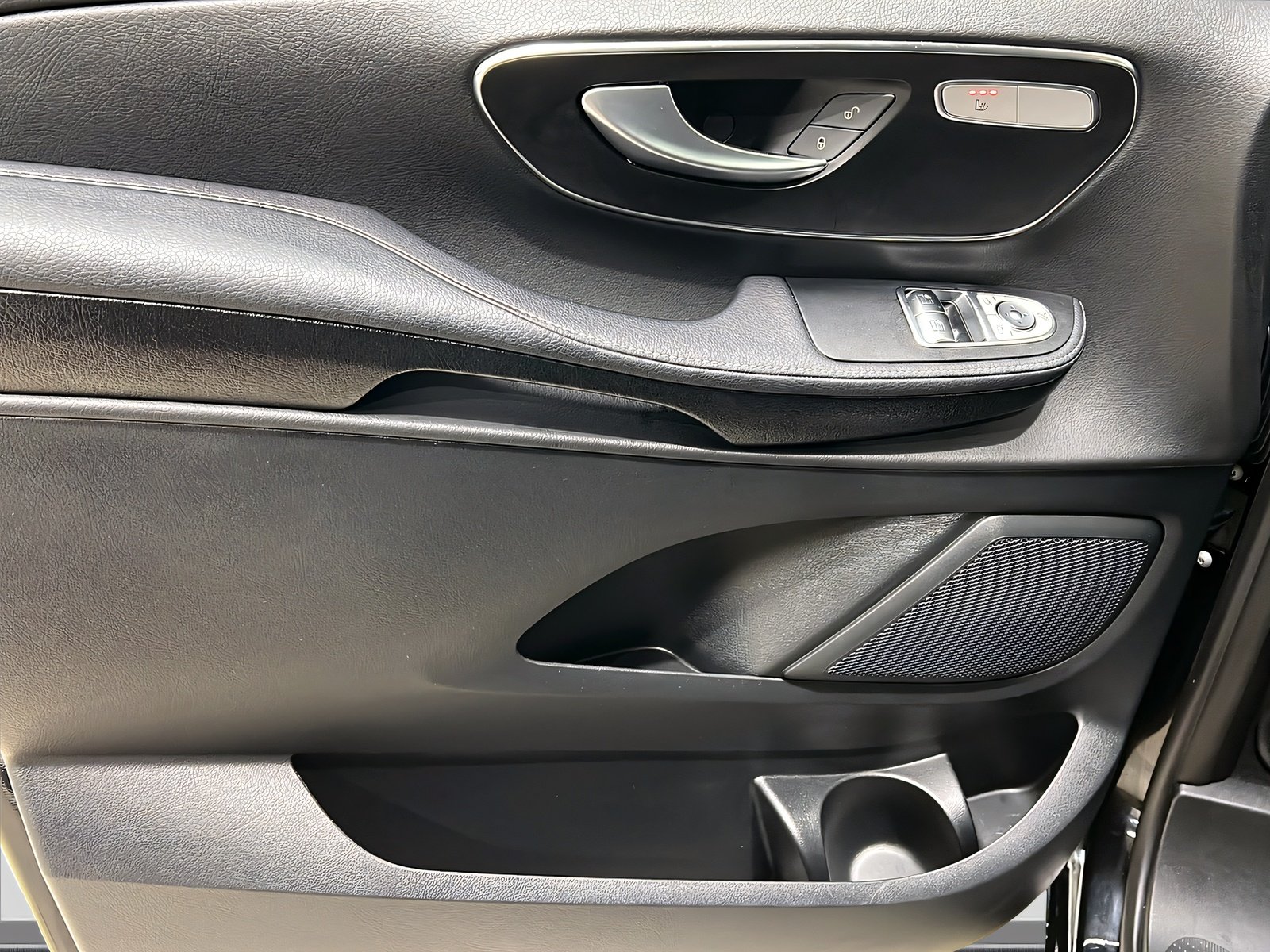 V 300 d 4M Extral. AVANTGARDE+DISTR+TotW+AHK+360 Bild 15