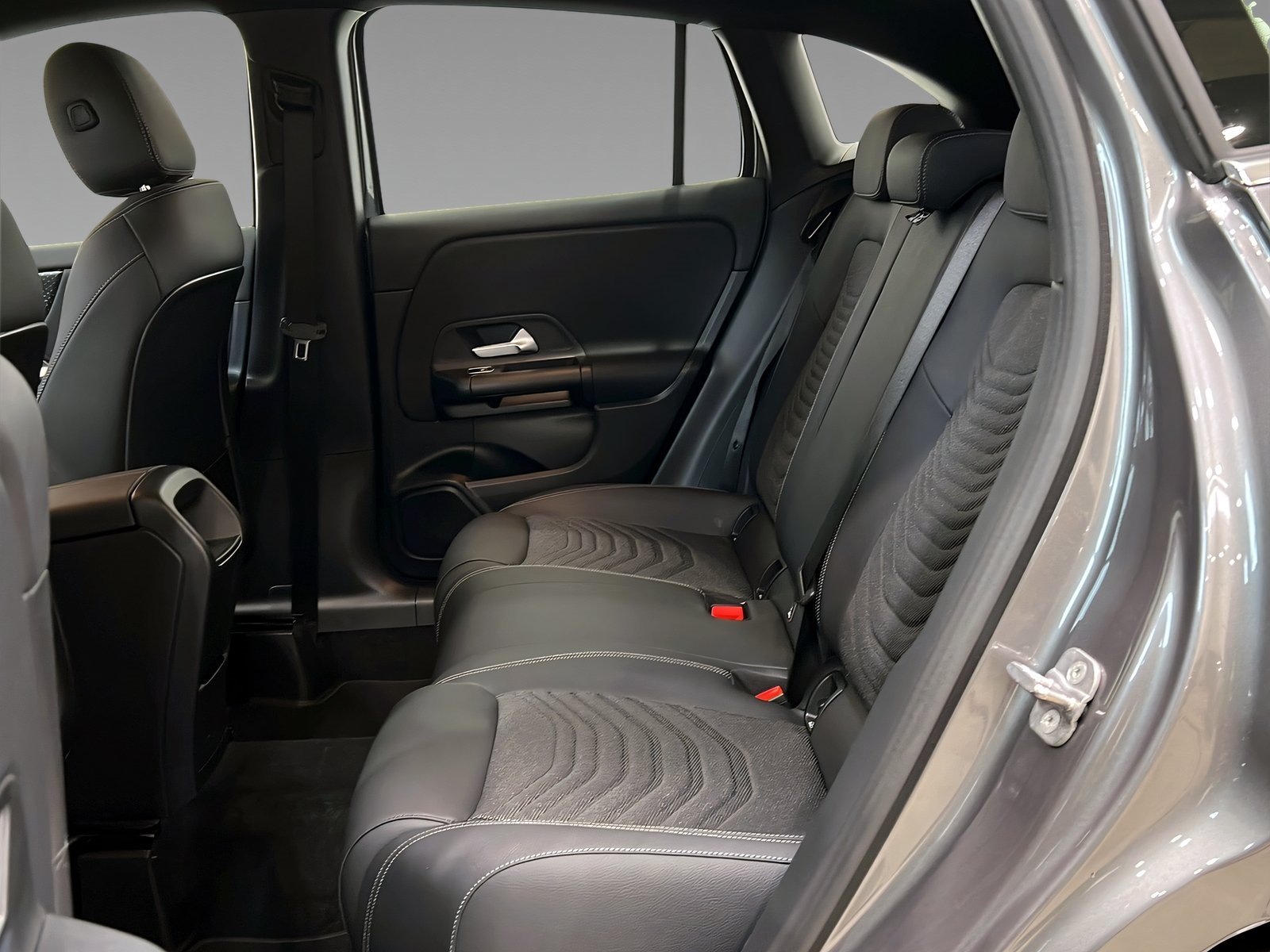 GLA 200 MBUX+LED+PARKTRONIC+Kamera+SHz+AHK Bild 9