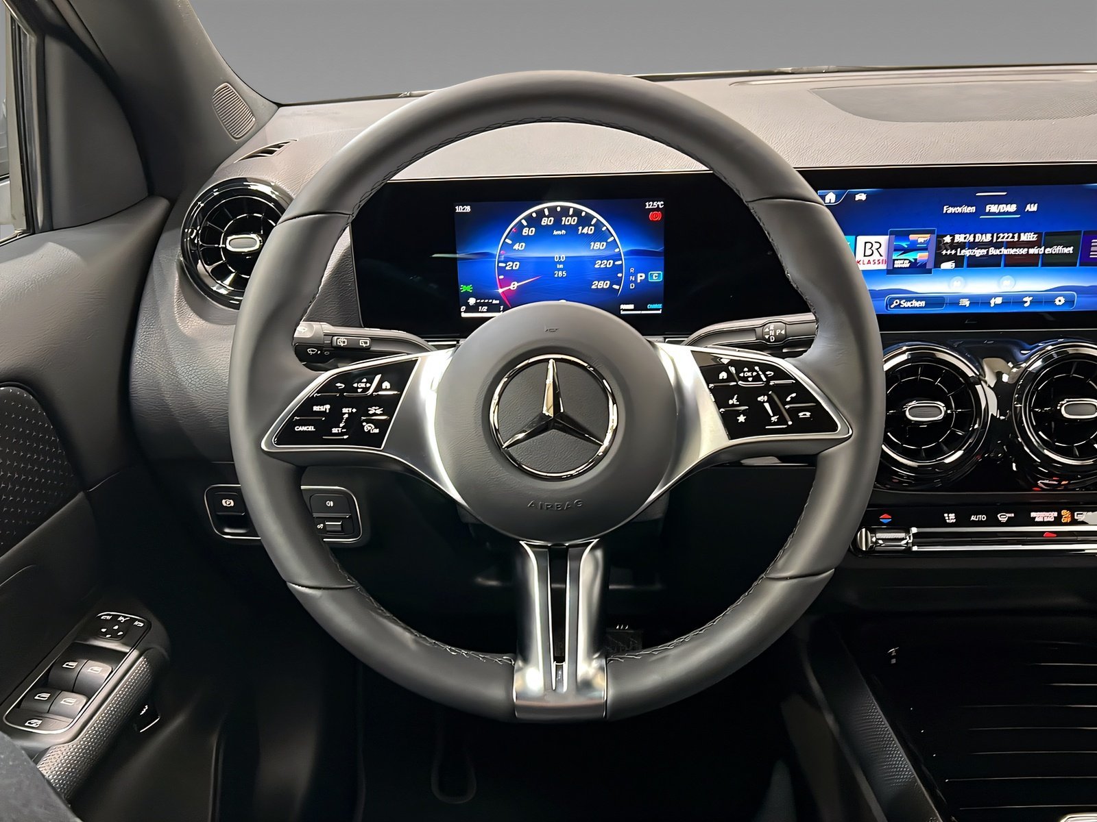 GLA 200 MBUX+LED+PARKTRONIC+Kamera+SHz+AHK Bild 11