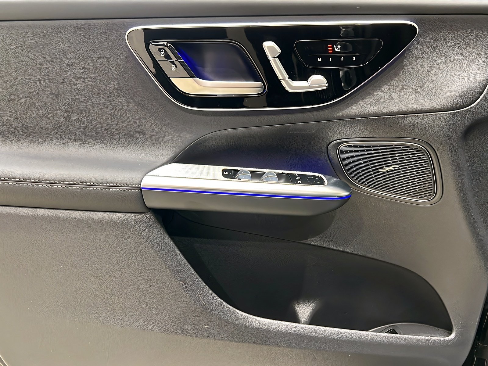 GLC 300 de 4M AMG+DISTR+NIGHT+Pano+TotW+AHK+360° Bild 13