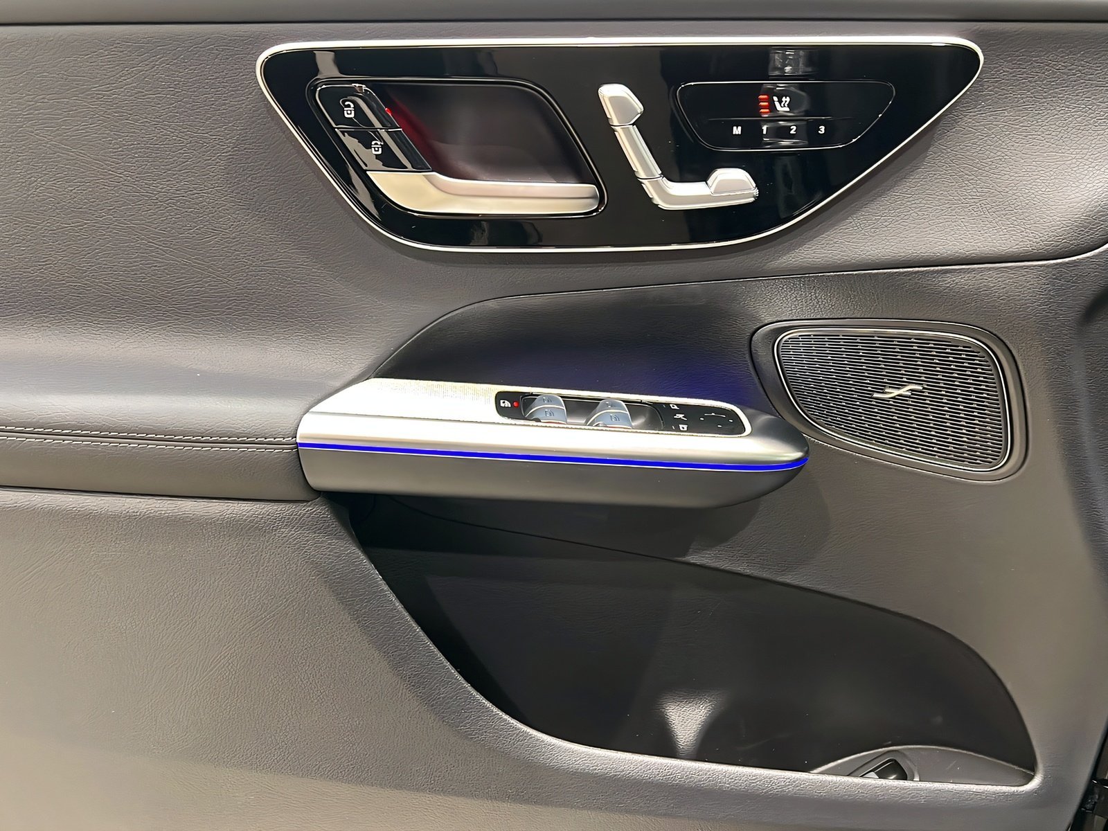 GLC 300 de 4M AMG+DISTR+NIGHT+Pano+TotW+AHK+360° Bild 13