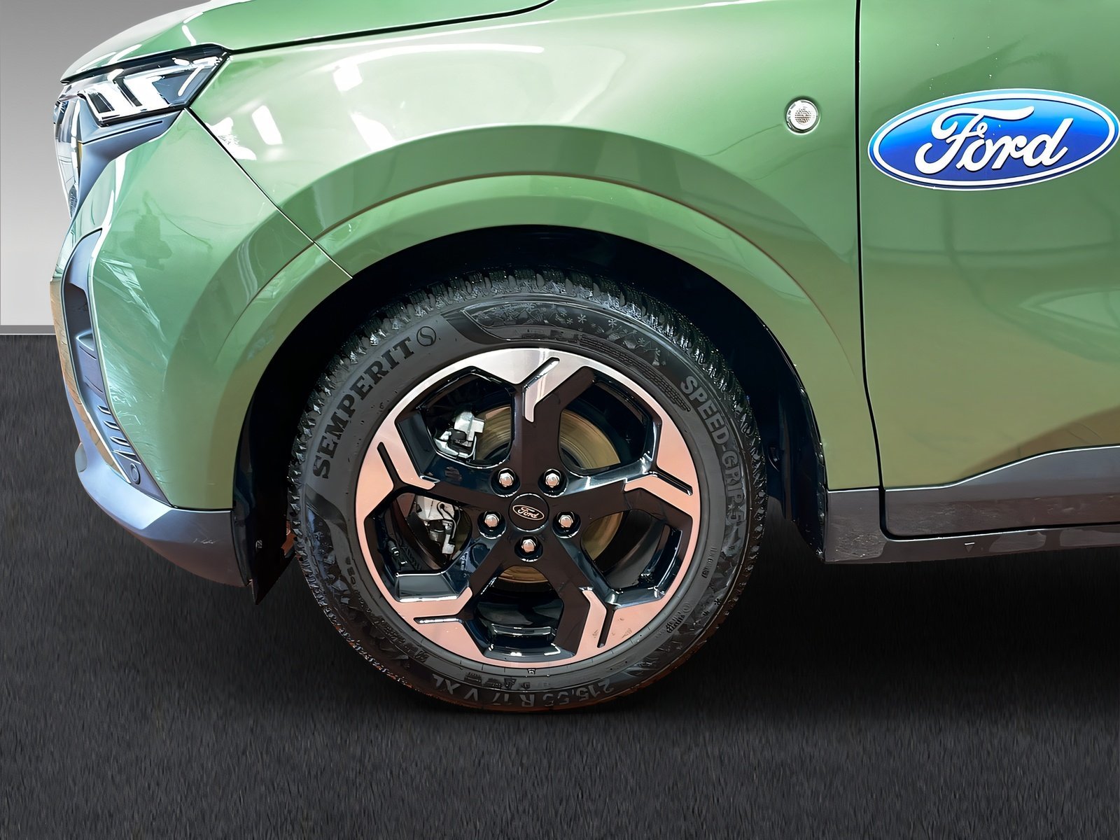 Tourneo Courier 1.0 EcoBoost Titanium (EURO 6d) Bild 4