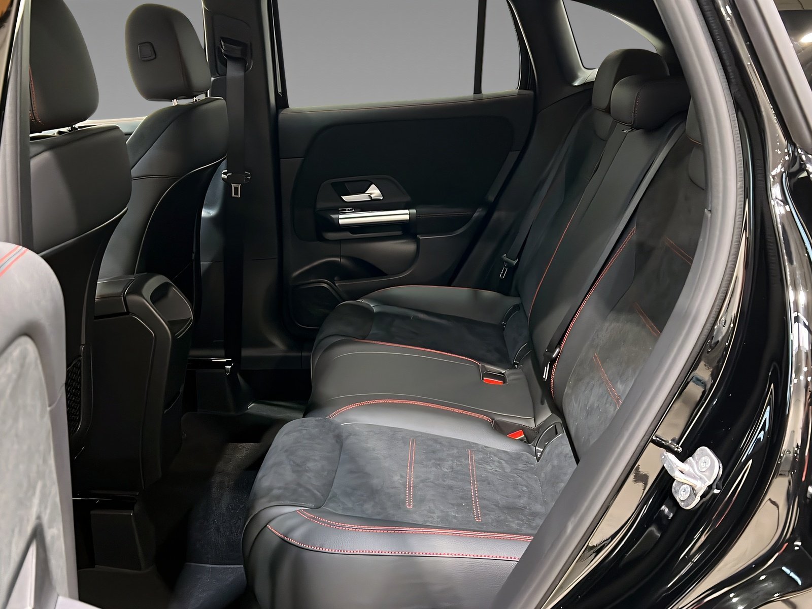 GLA 200 d AMG+LED+Ambiente+TotW+DAB+AHK+360° Bild 9