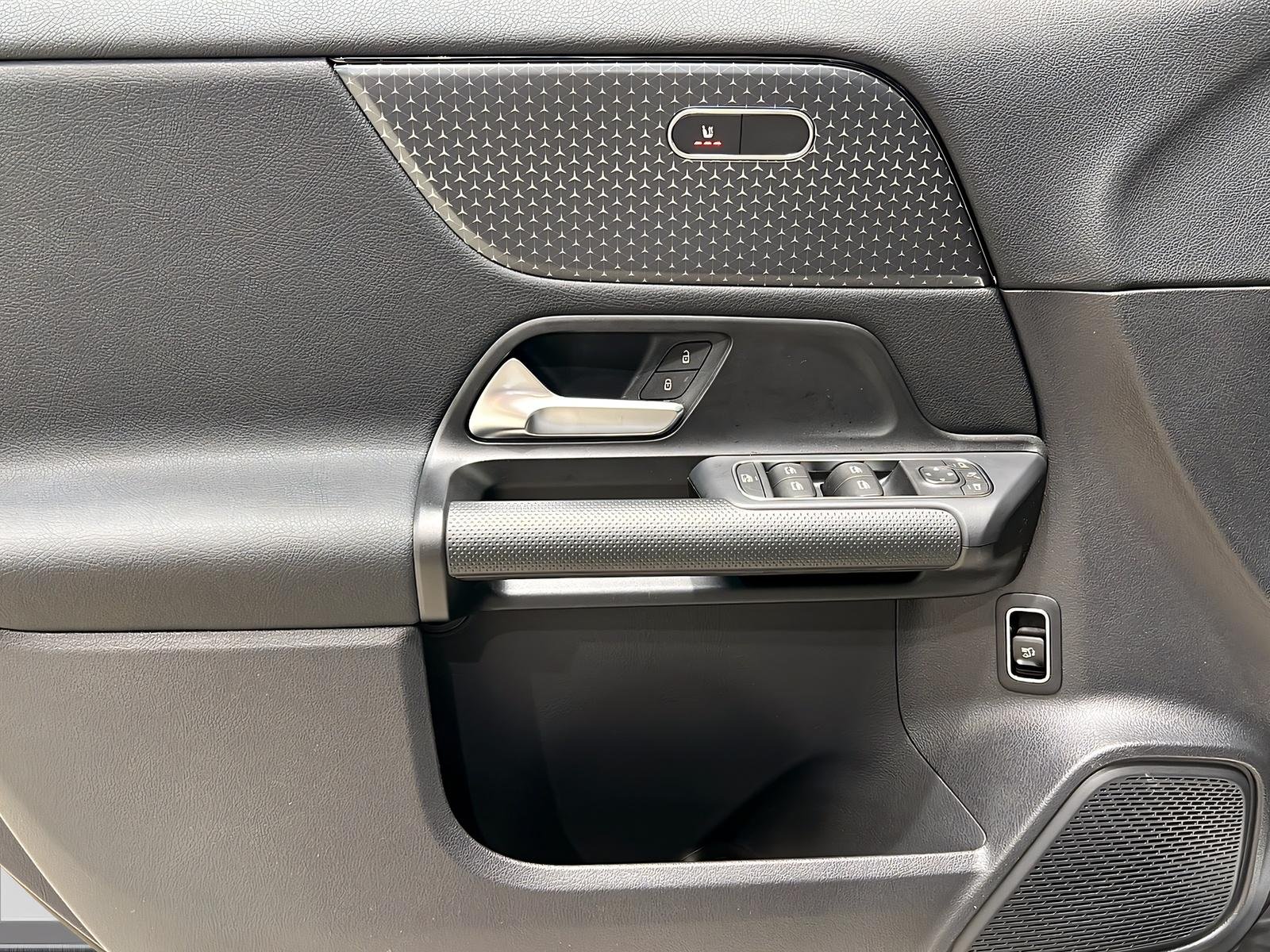 GLA 200 d LED+Rückfahrkamera+Tempomat+SHZ+AHK Bild 13