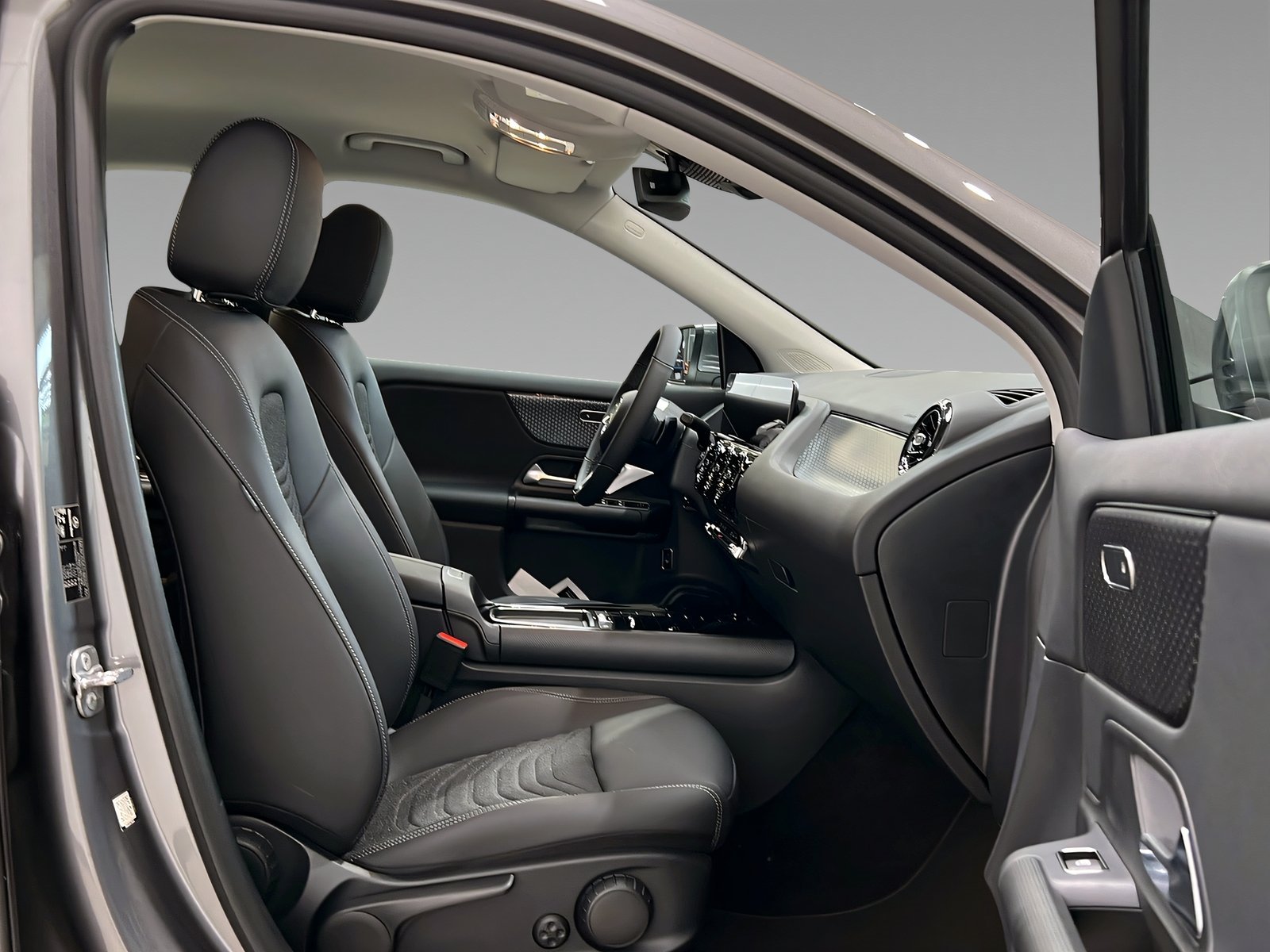 GLA 200 d LED+Rückfahrkamera+Tempomat+SHZ+AHK Bild 14