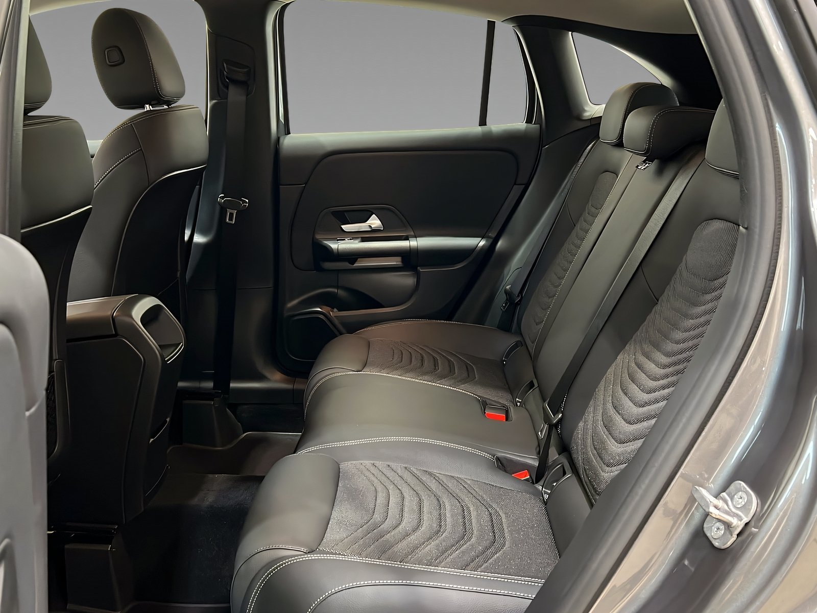 GLA 200 MBUX+LED+EASY-PACK+Kamera+AHK Bild 9