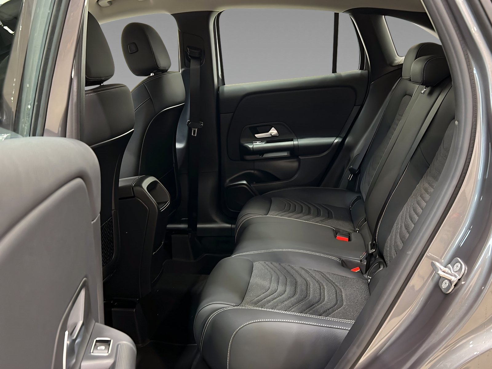 GLA 200 LED+PARKTRONIC+Kamera+DAB+AHK Bild 9