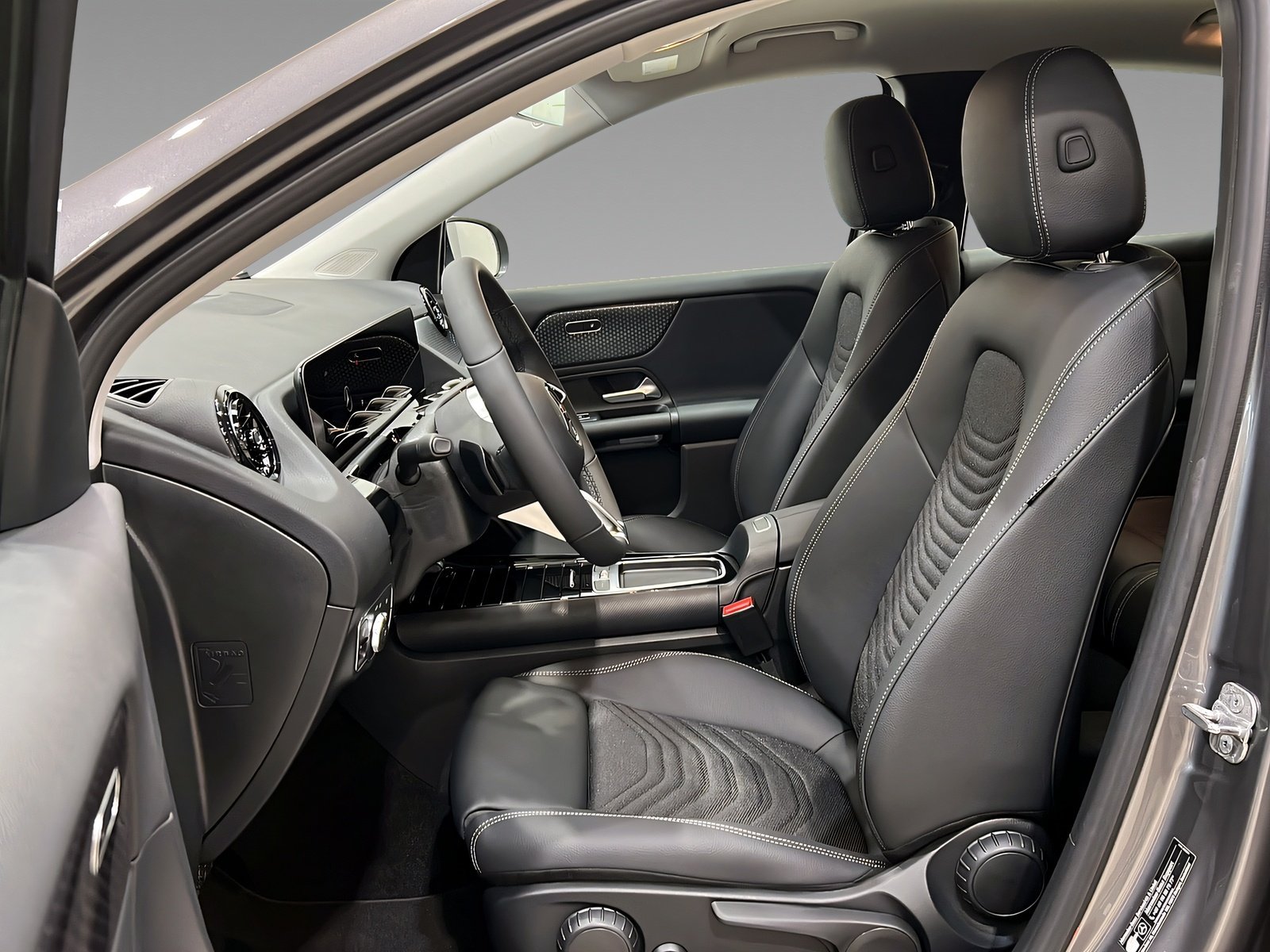 GLA 200+MBUX+LED+EASYPACK+Kamera+AHK+Sitzheizung Bild 8