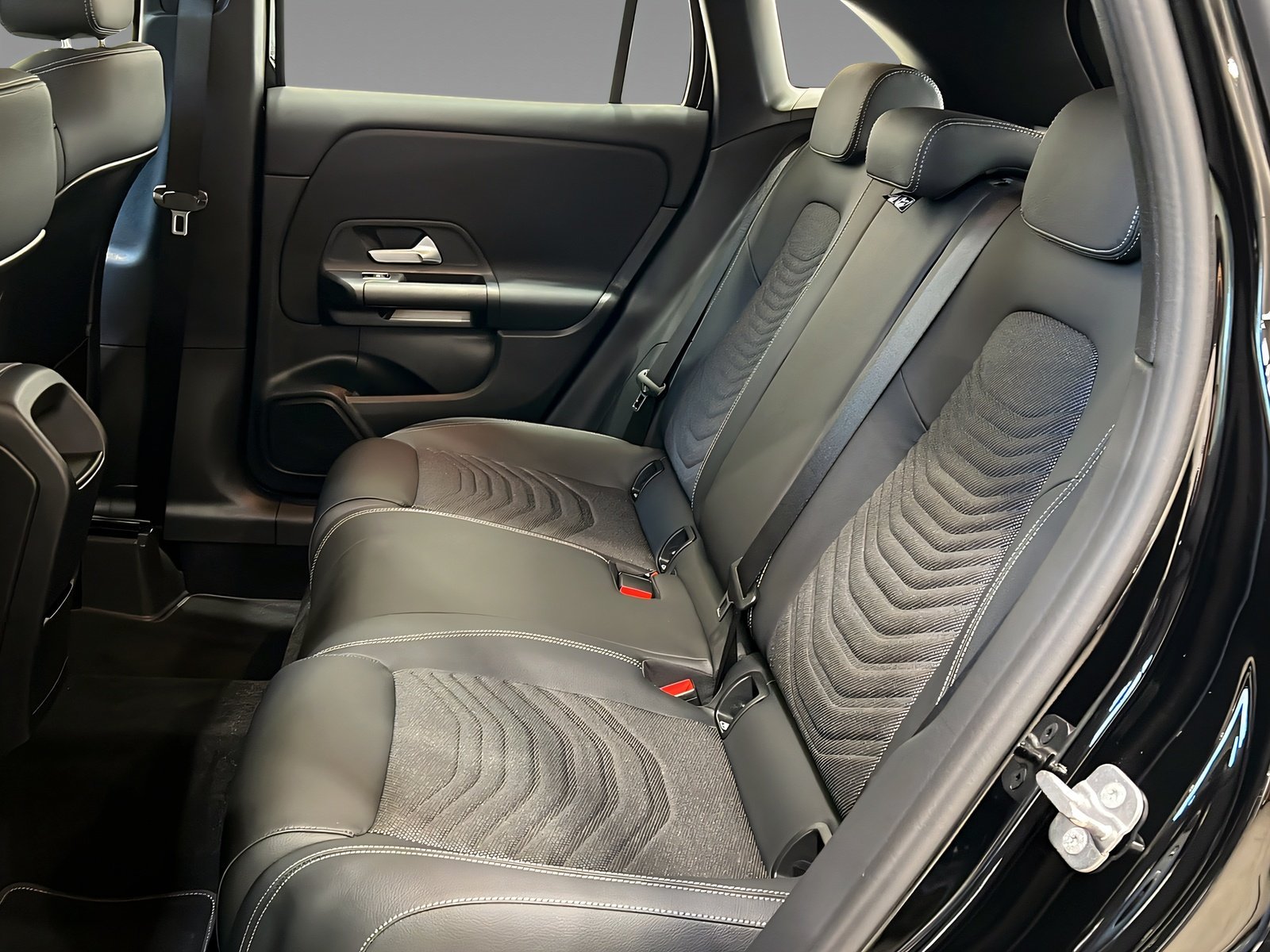 GLA 200 LED+MBUX+PARKTRONIC+Kamera+DAB+AHK Bild 9