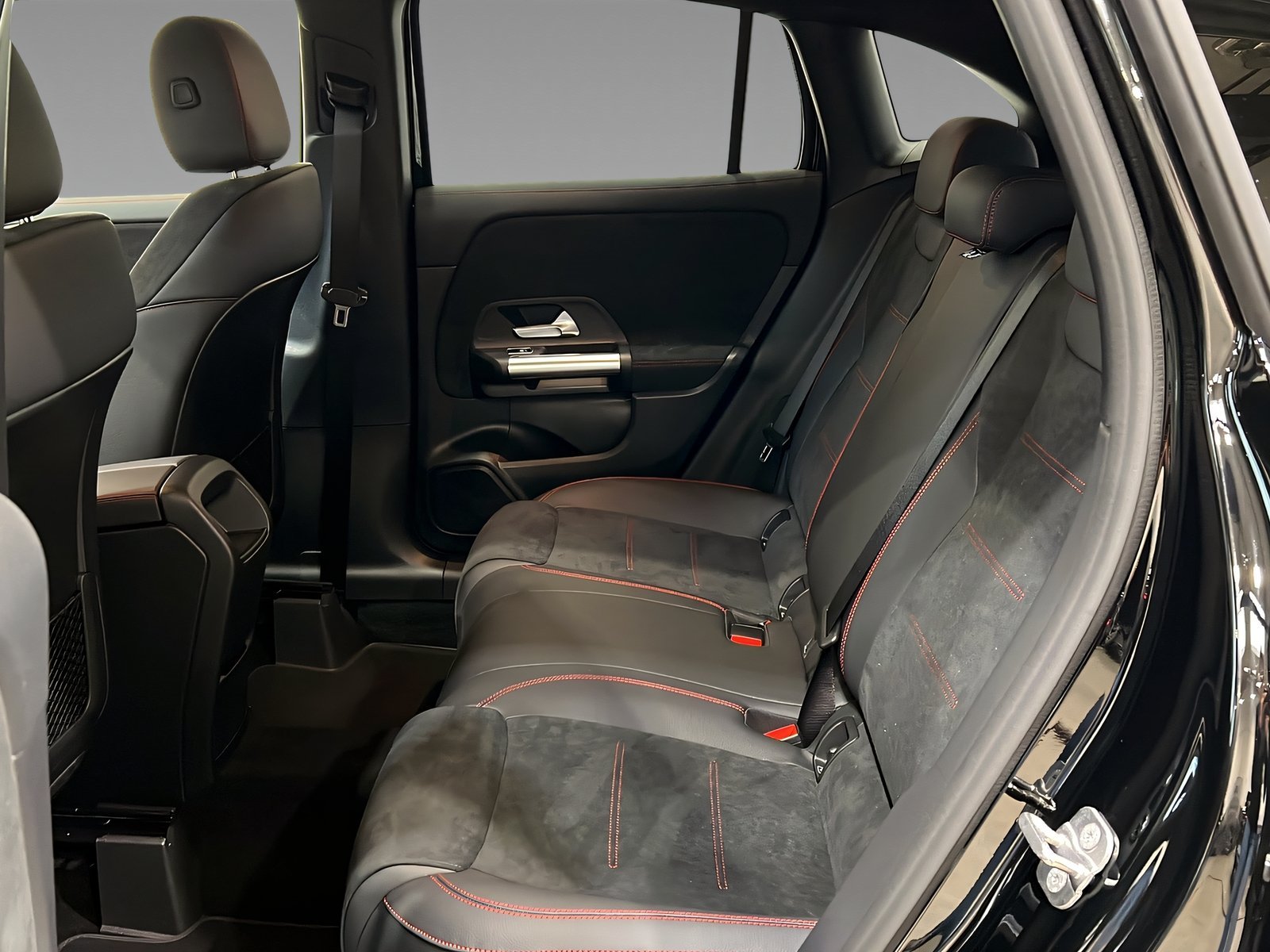 GLA 200 AMG+LED+Ambiente+CarPlay+TotW+AHK+360° Bild 9