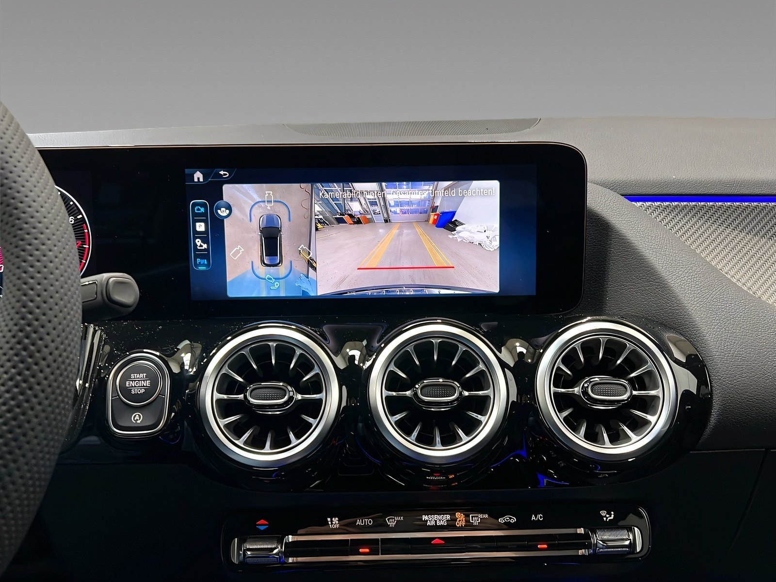 GLA 200 AMG+LED+Ambiente+CarPlay+TotW+AHK+360° Bild 12