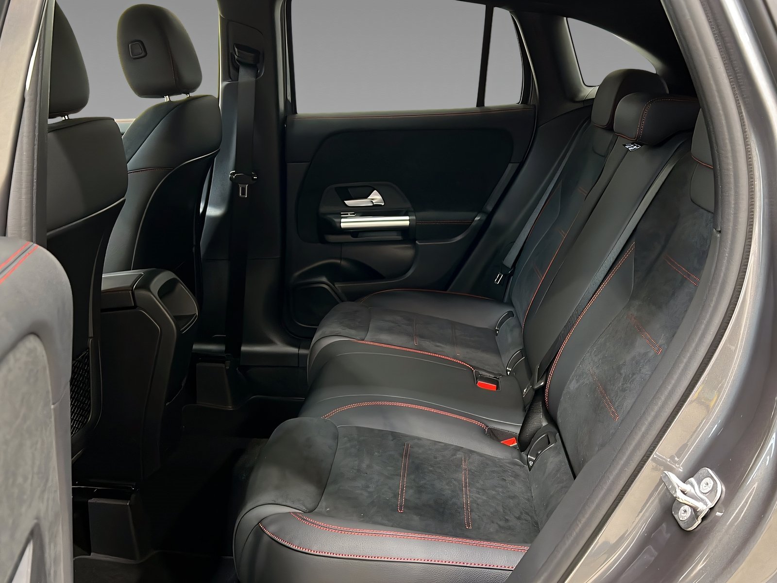 GLA 200 AMG+LED+Ambiente+AHK+TotW+CarPlay+360° Bild 9