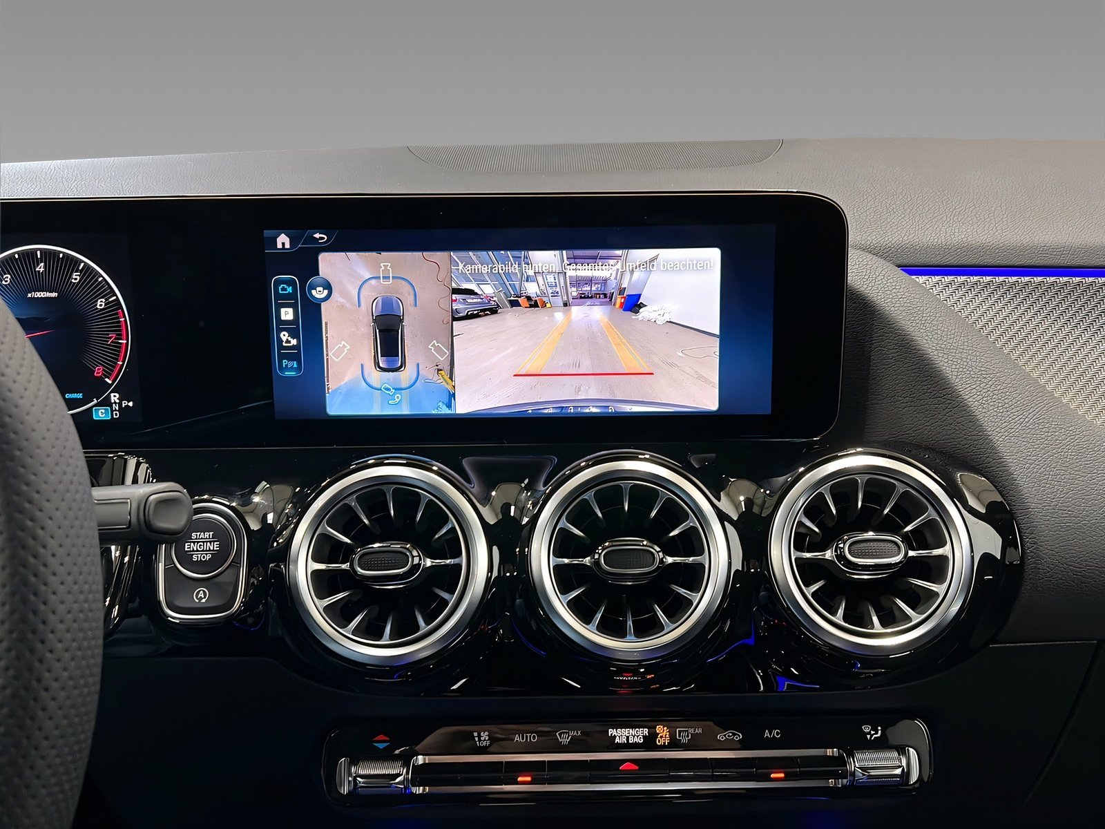 GLA 200 AMG+LED+Ambiente+CarPlay+TotW+AHK+360° Bild 12
