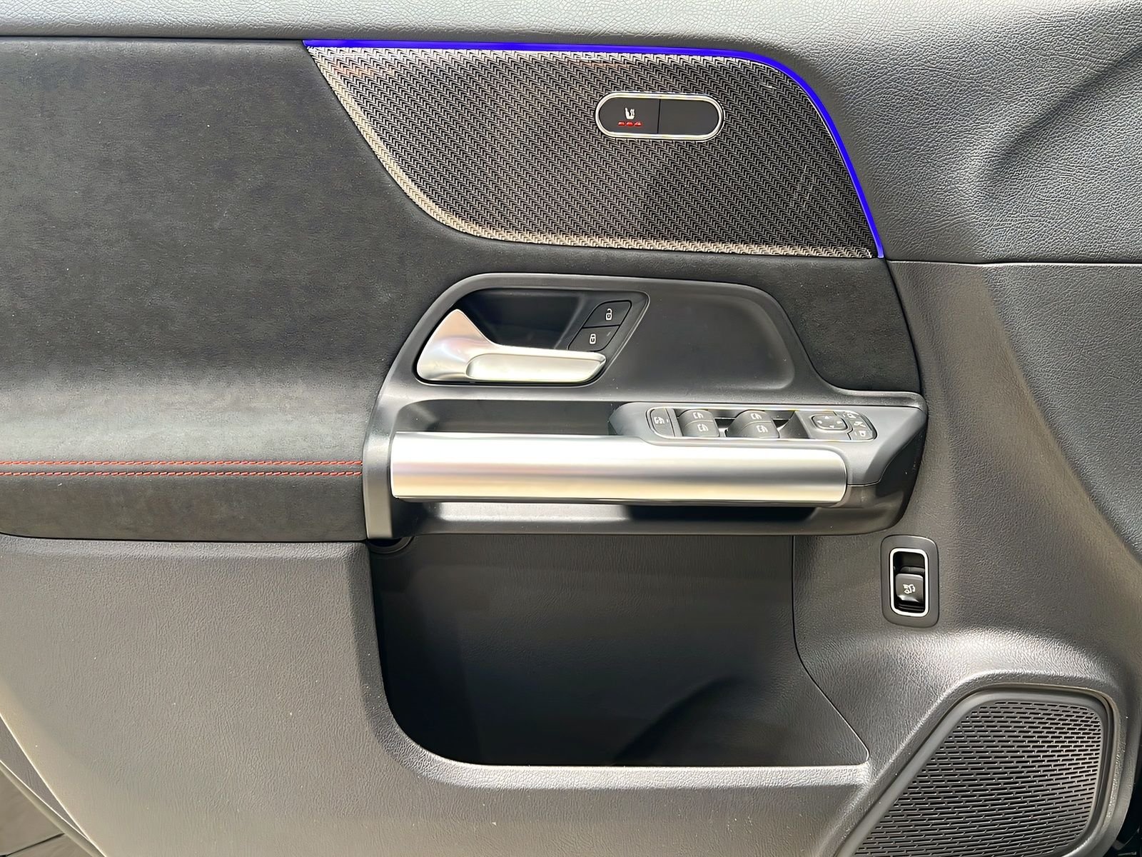 GLA 200 AM+LED+Ambiente+CarPlay+TotW+AHK+360° Bild 13