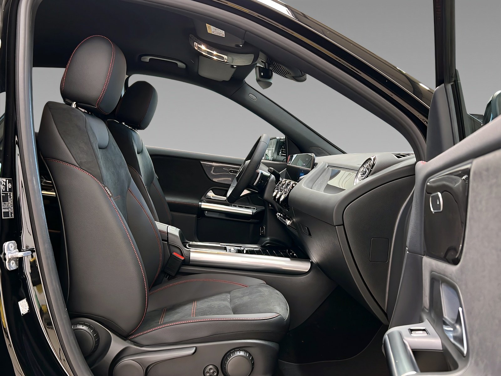 GLA 200 AM+LED+Ambiente+CarPlay+TotW+AHK+360° Bild 14