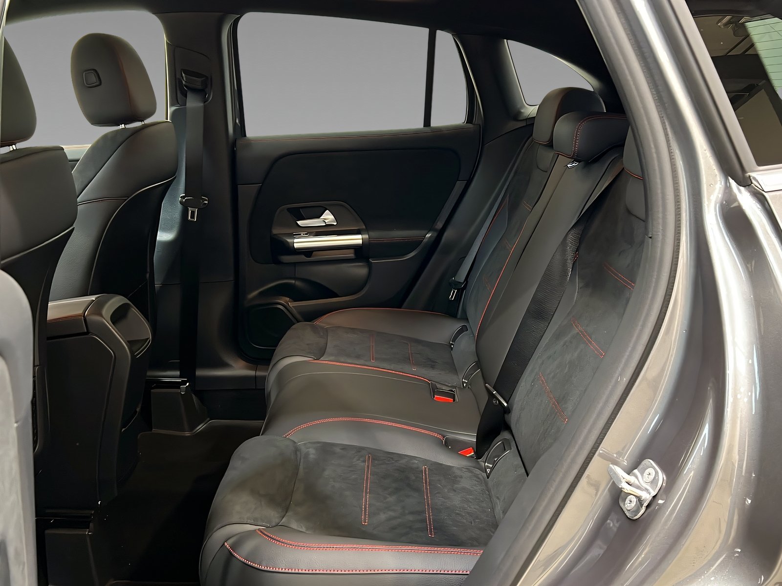 GLA 200 AMG+LED+Ambiente+CarPlay+TotW+AHK+360° Bild 9