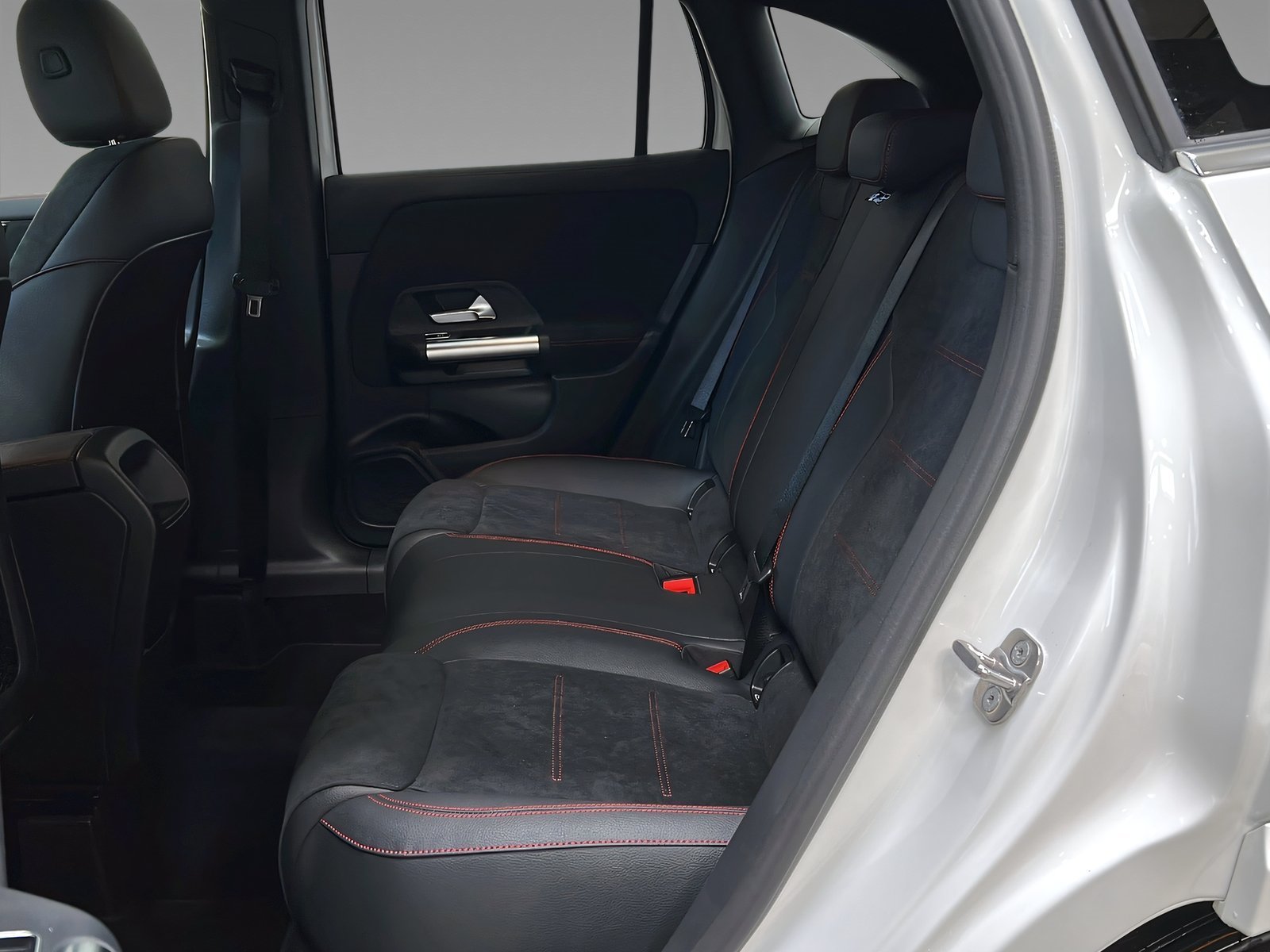 GLA 200 d+AMG+LED+Ambiente+AHK+SHZ+360° Bild 9