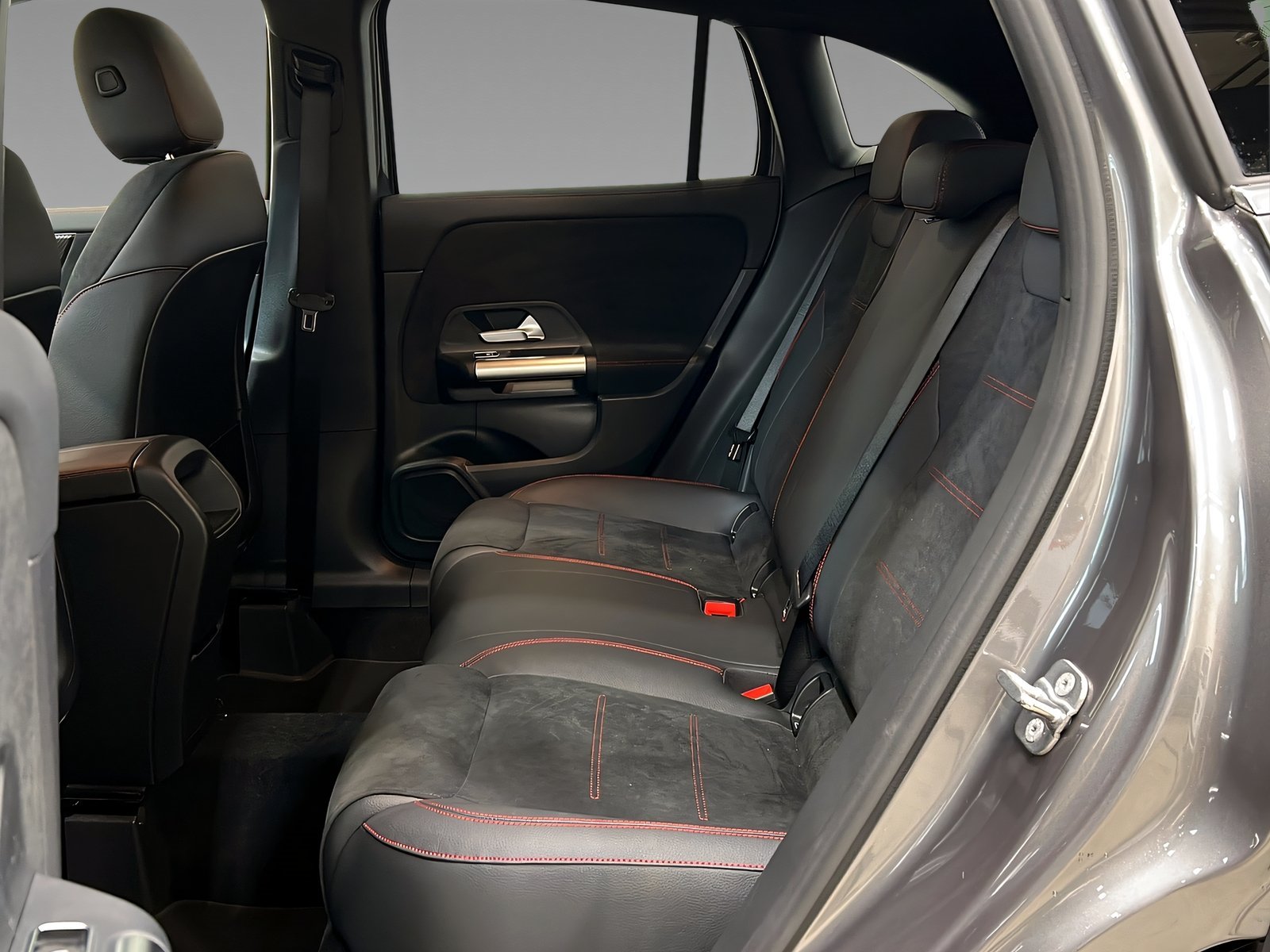 GLA 200 d AMG+LED+CarPlay+Ambiente+TotW+AHK+360° Bild 9