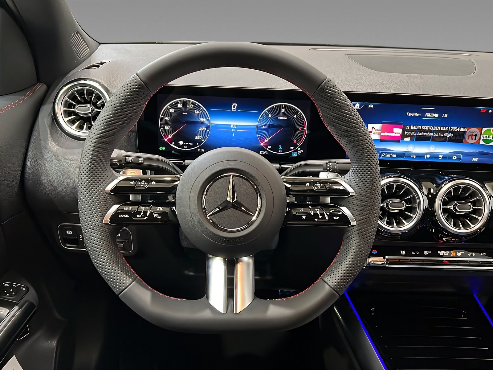 GLA 200 d AMG+LED+CarPlay+Ambiente+TotW+AHK+360° Bild 11