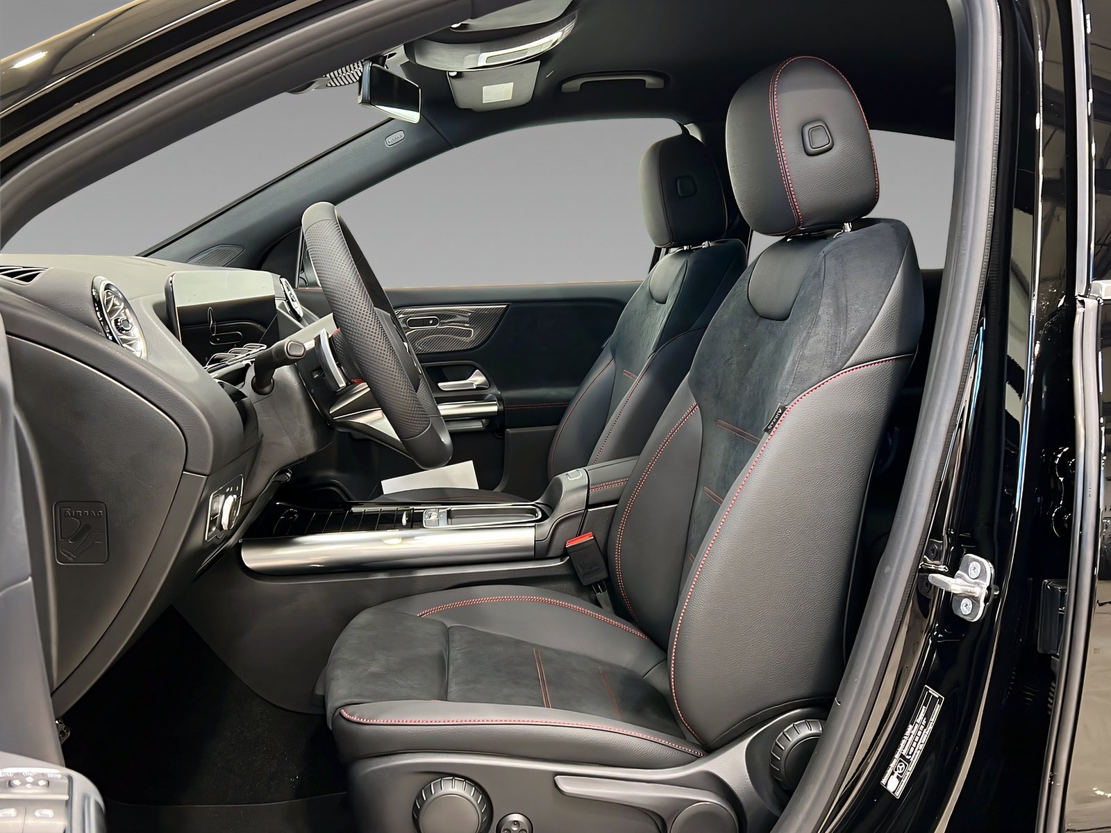 GLA 200 d AMG+LED+Ambiente+CarPlay+TotW+AHK+360° Bild 8