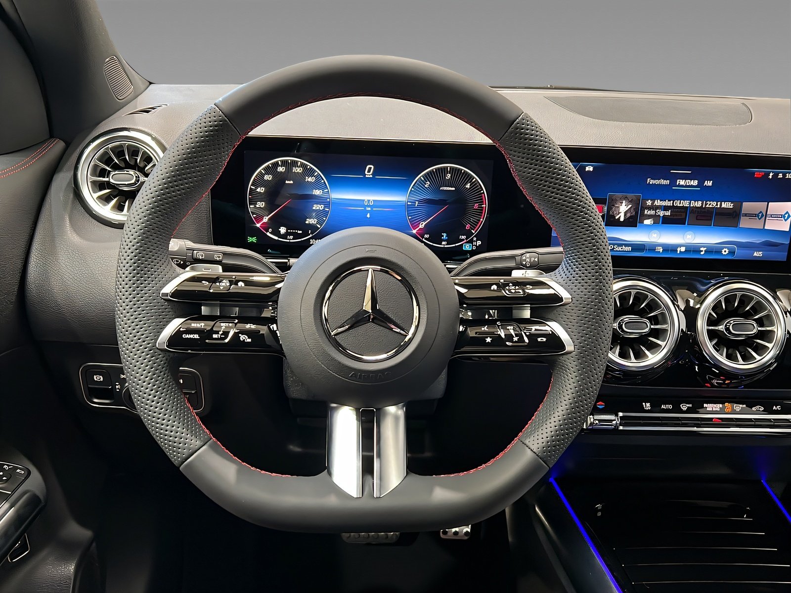 GLA 200 d AMG+LED+Ambiente+CarPlay+TotW+AHK+360° Bild 11