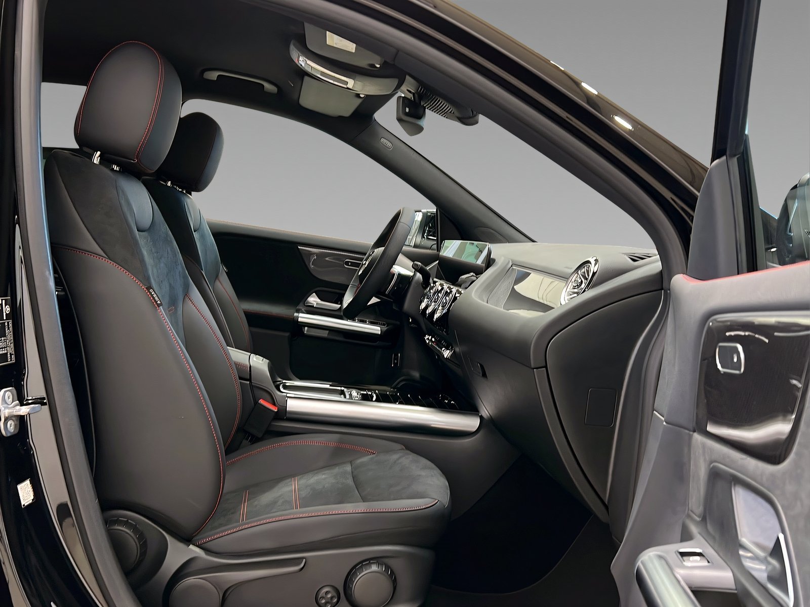 GLA 200 d AMG+LED+Ambiente+CarPlay+TotW+AHK+360° Bild 14