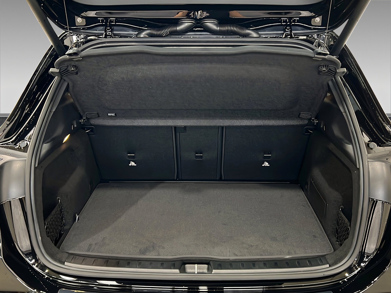 GLA 200 d AMG+LED+Ambiente+CarPlay+TotW+AHK+360 Bild 6