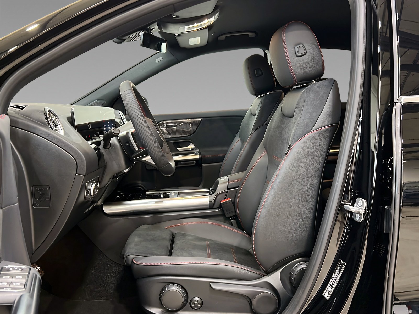 GLA 200 d AMG+LED+Ambiente+CarPlay+TotW+AHK+360 Bild 8