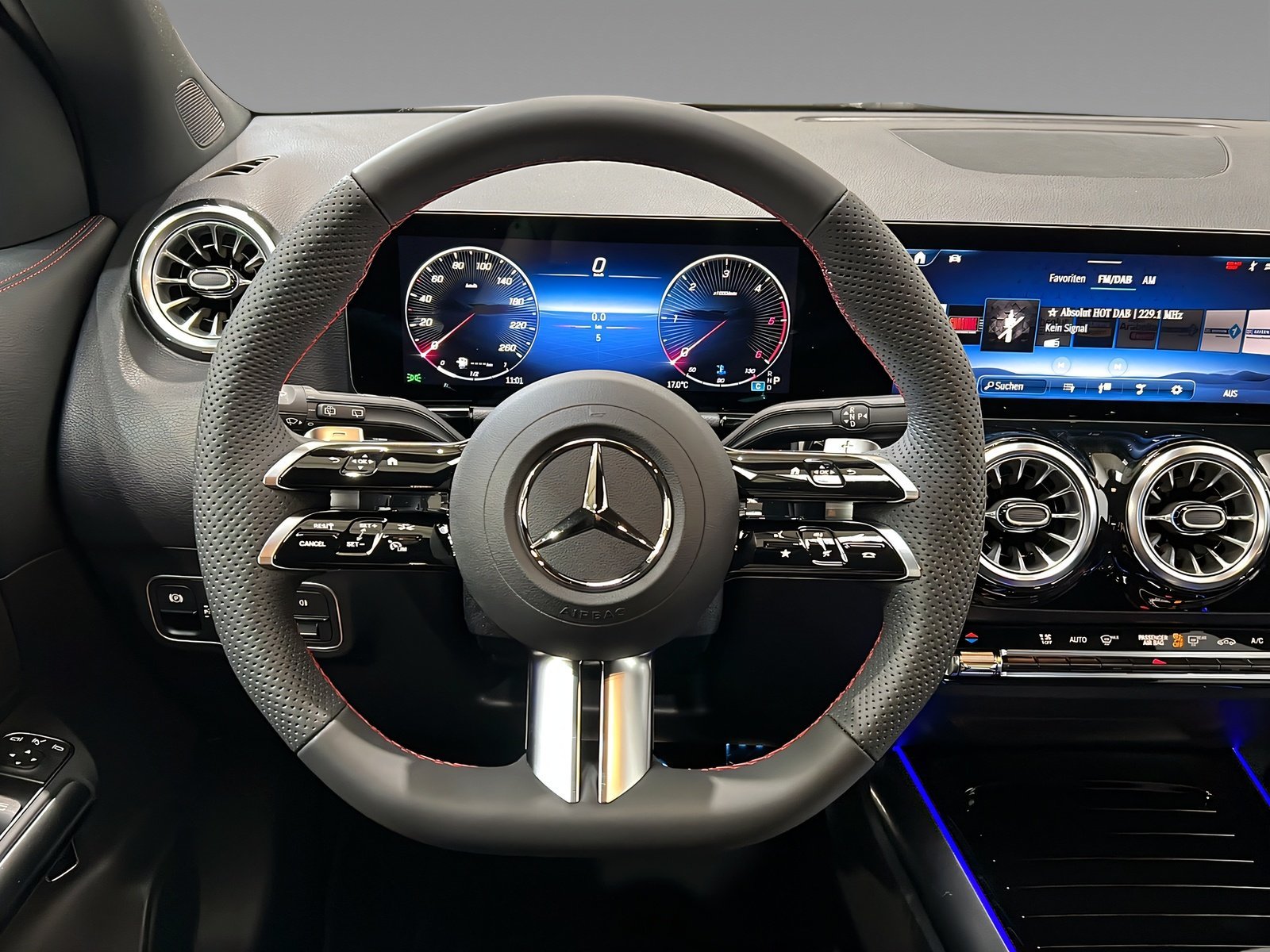 GLA 200 d AMG+LED+Ambiente+CarPlay+TotW+AHK+360 Bild 11
