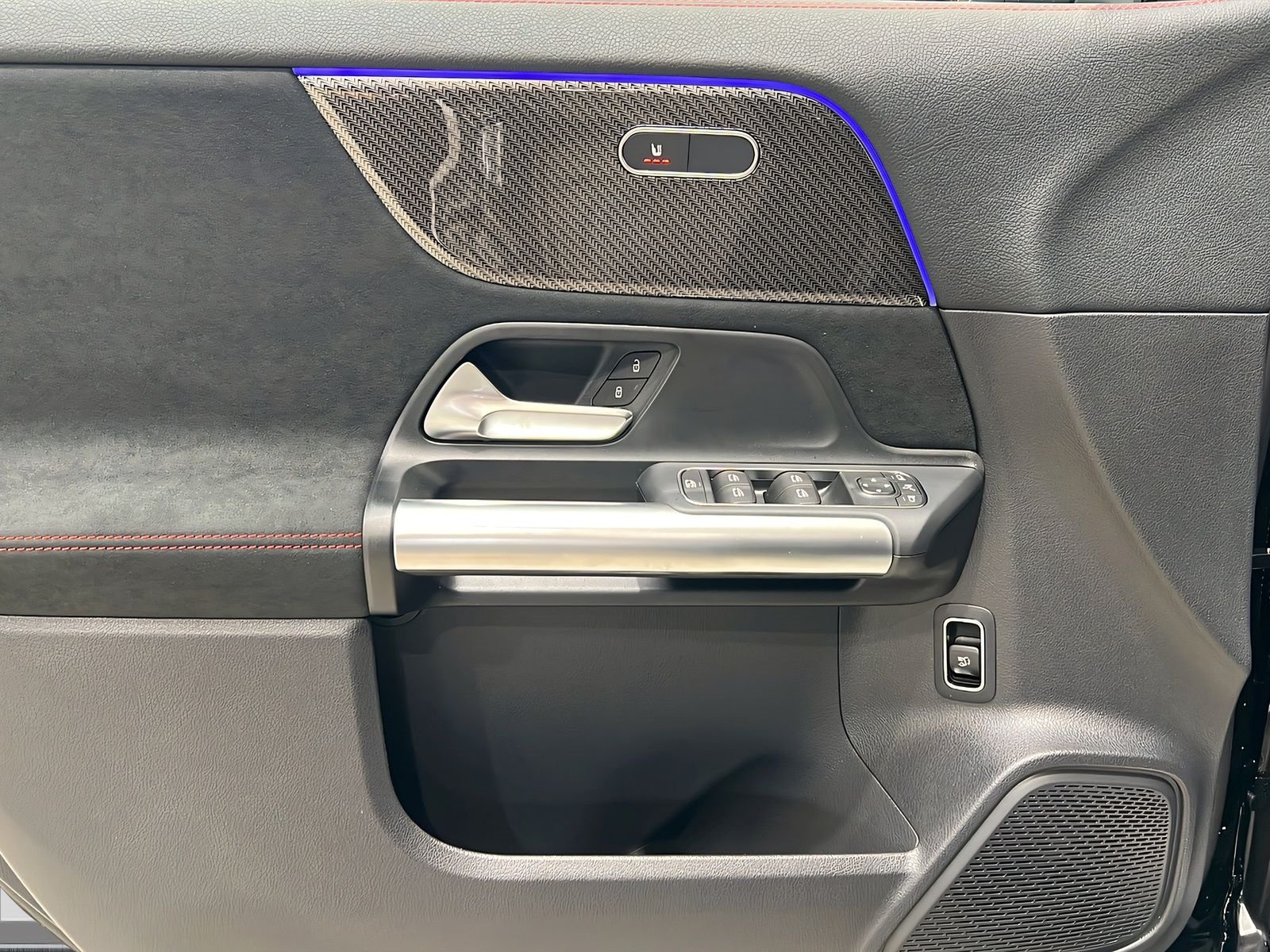 GLA 200 d AMG+LED+Ambiente+CarPlay+TotW+AHK+360 Bild 13