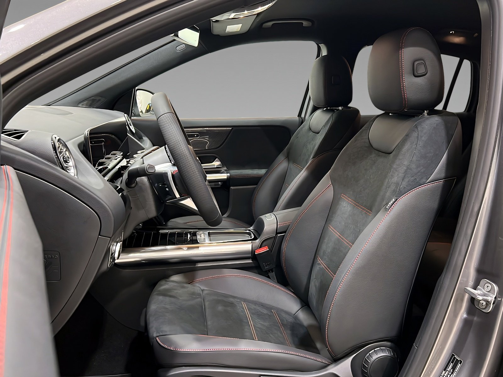 GLA 200 d AMG+LED+Ambiente+CarPlay+TotW+AHK+360° Bild 8