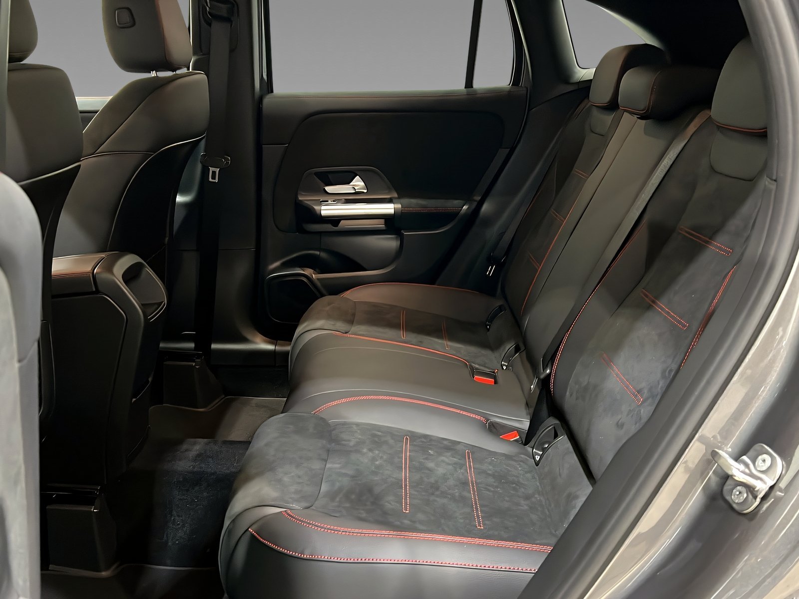 GLA 200 d AMG+LED+Ambiente+CarPlay+TotW+AHK+360° Bild 9