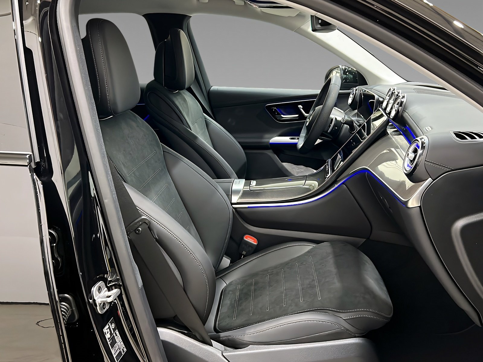 GLC 200 d 4M AMG+LED+NIGHT+Memo+Ambi+AHK+360° Bild 14