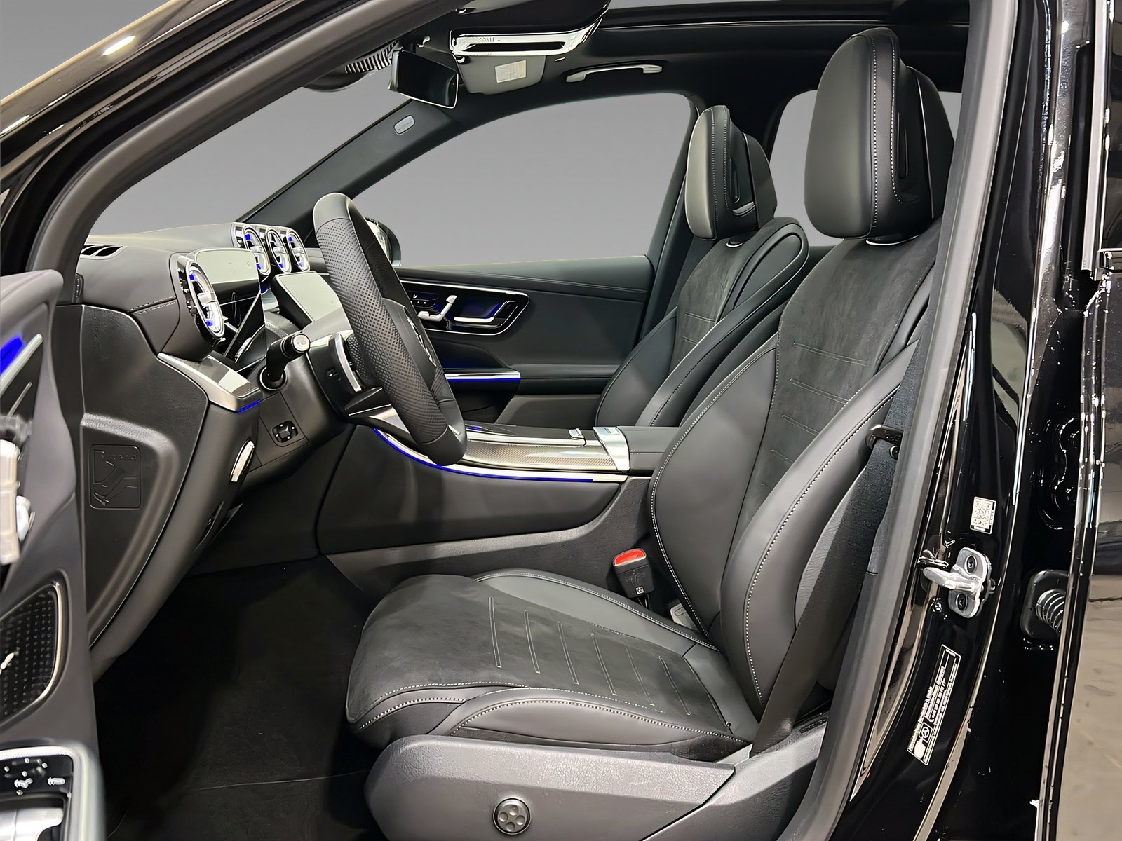 GLC 300 e 4M AMG+NIGHT+Ambi+Pano+TotW+AHK+360° Bild 8