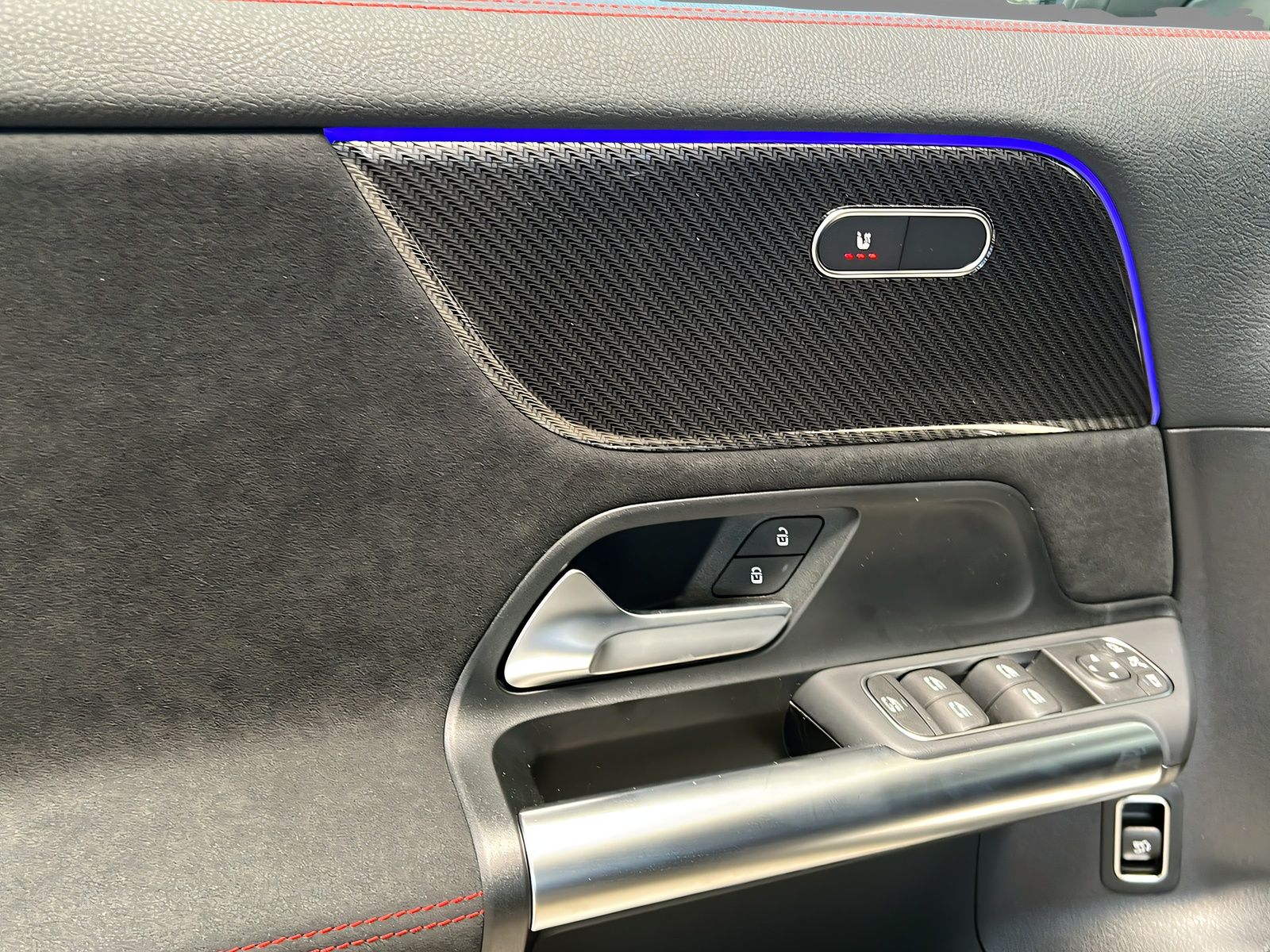 GLA 220 d 4M AMG+LED+Offroad+Ambi+TotW+AHK+360° Bild 13