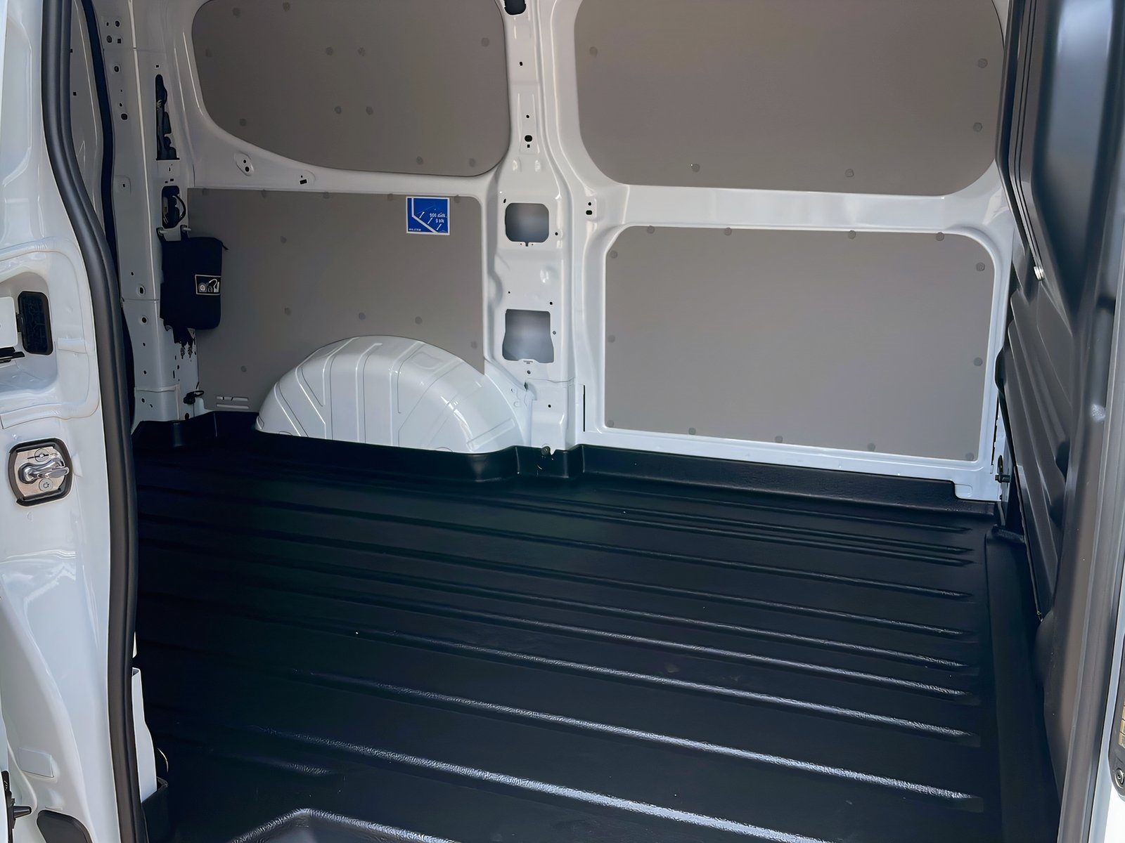 Custom Kasten L1+Rückfahrkamera+LED+CarPlay+PDC Bild 13