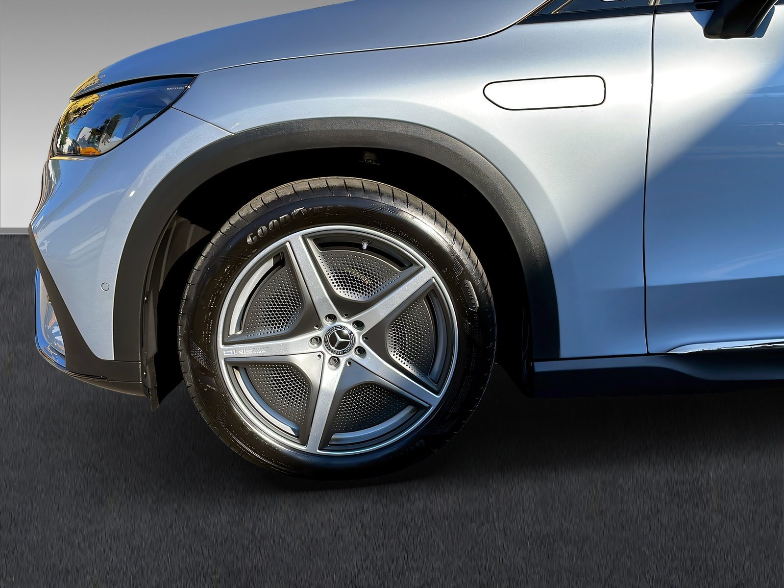 EQE 300 SUV AMG+NIGHT+DISTRO+GUARD360°+TotW+360° Bild 4