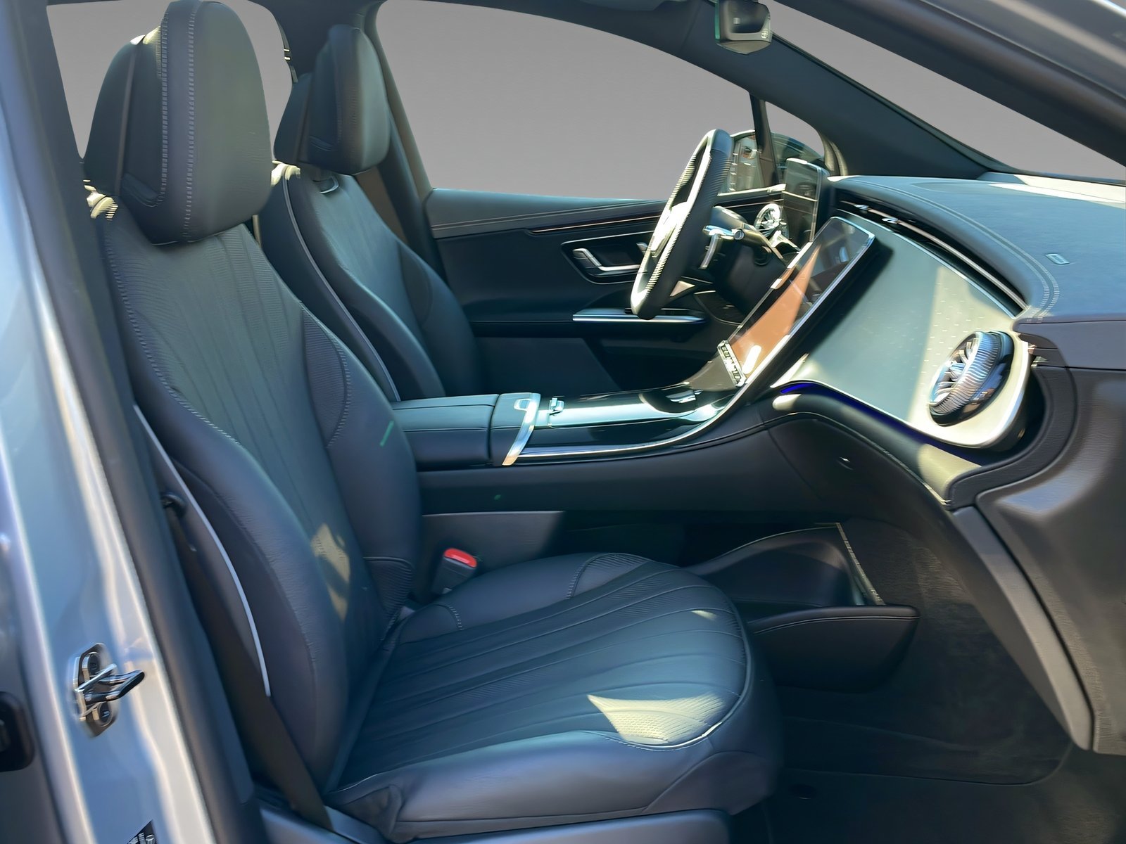 EQE 300 SUV AMG+NIGHT+DISTRO+GUARD360°+TotW+360° Bild 12