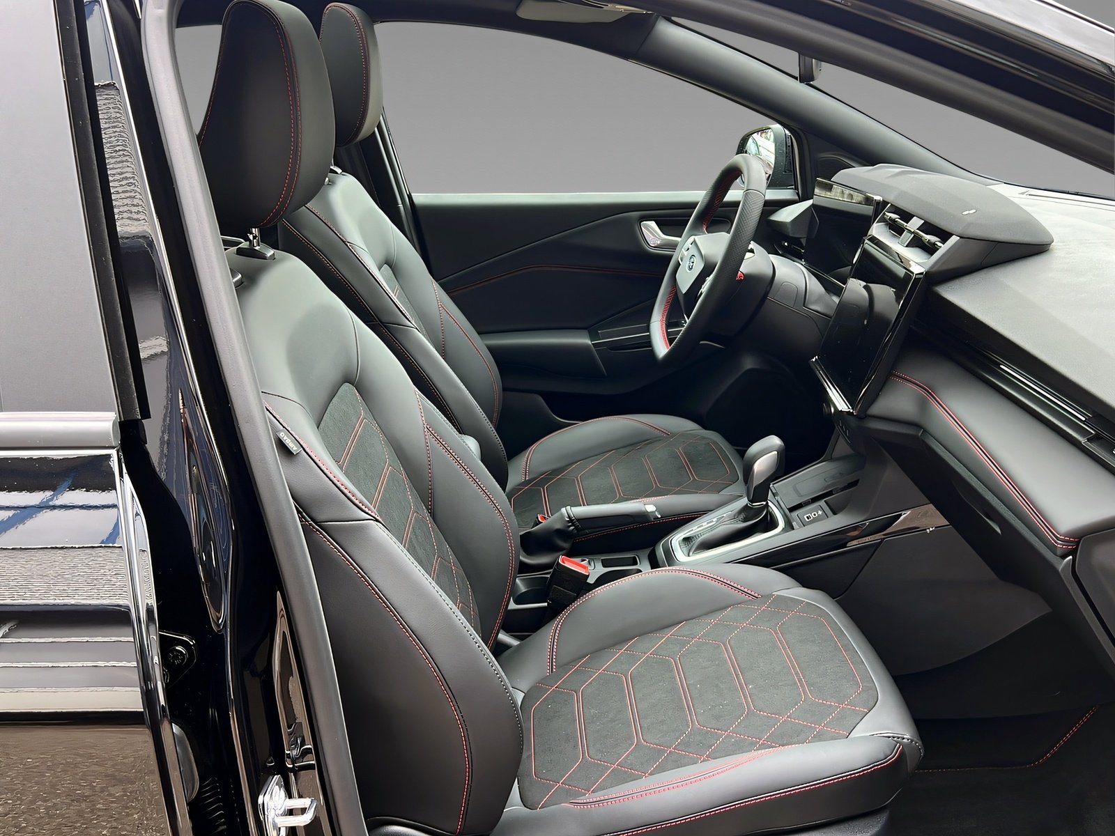 Puma ST-Line X, AHK, Panorama-Dach, LED-Matrix Bild 12