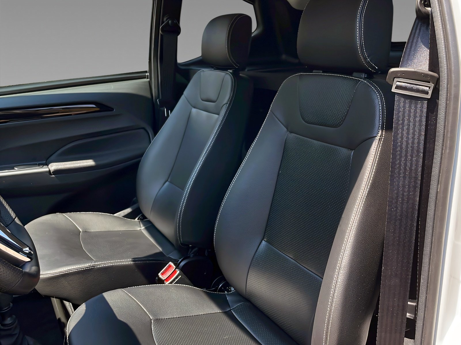 AIXAM City Sport Kamera+Bluetooth+DAB+ab 15 Bild 9